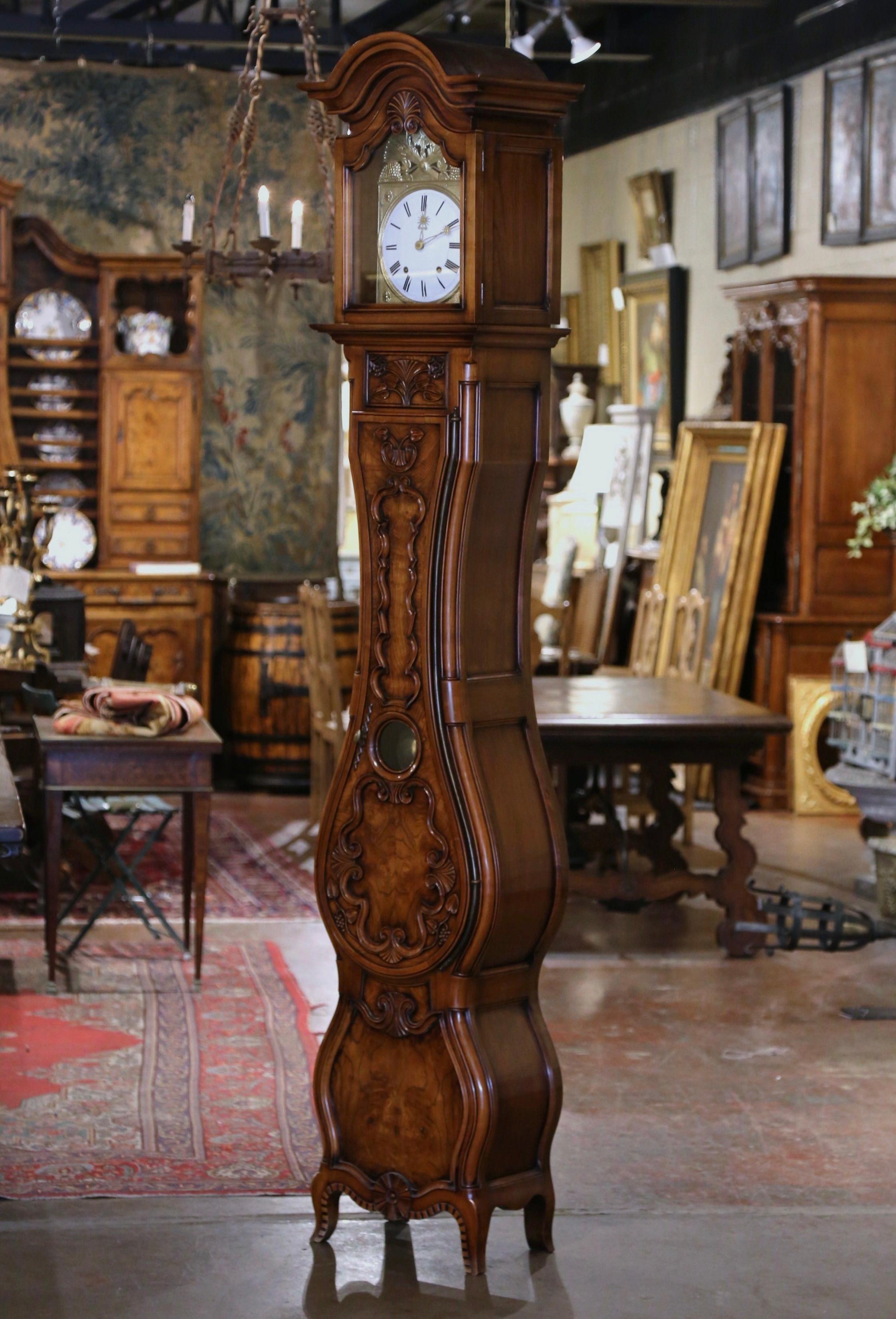 20th Century French Louis XV Carved Burl Wood Grandfather Clock from Lyon Region In Excellent Condition For Sale In Dallas, TX