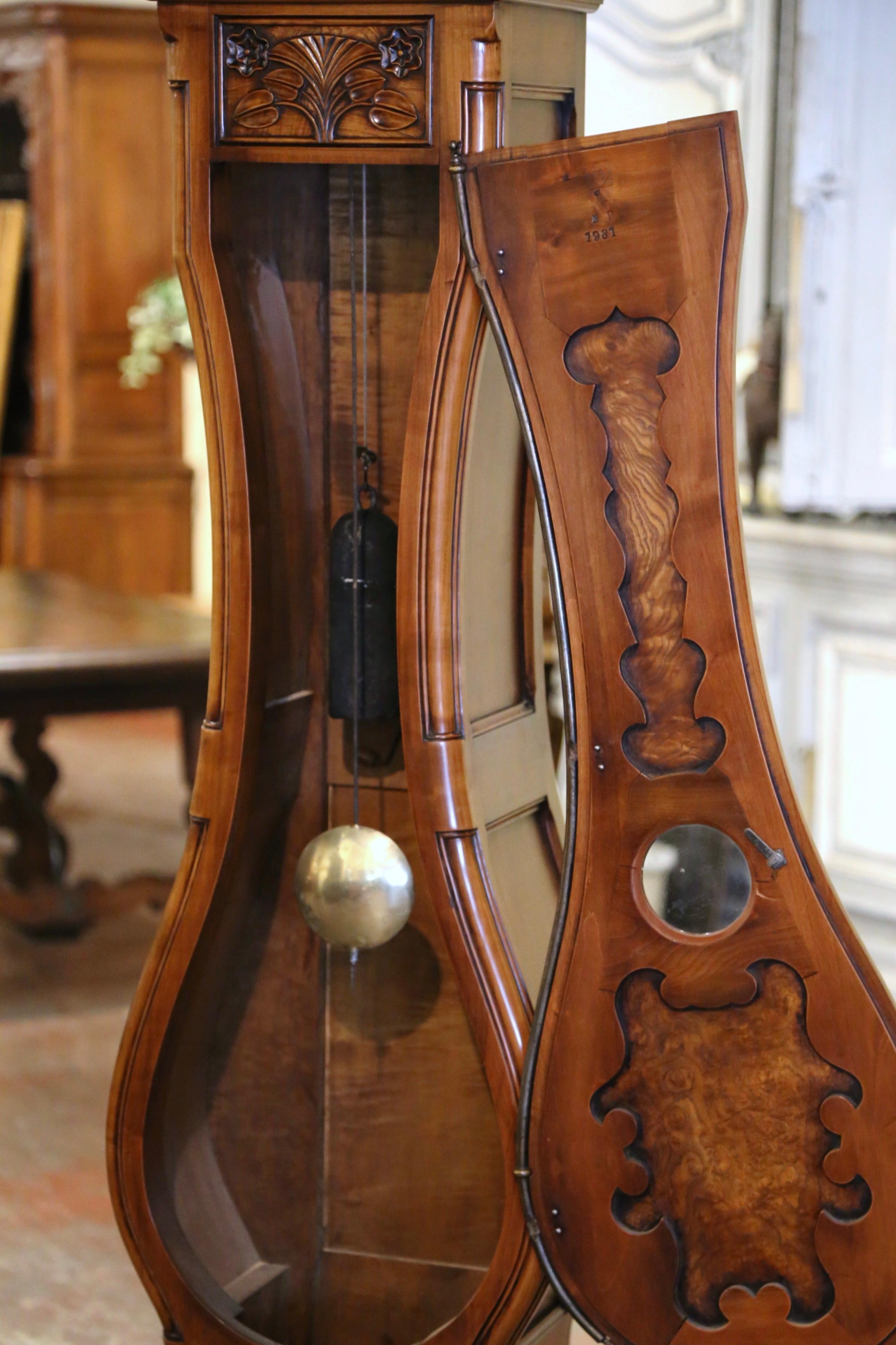 20th Century French Louis XV Carved Burl Wood Grandfather Clock from Lyon Region In Excellent Condition For Sale In Dallas, TX