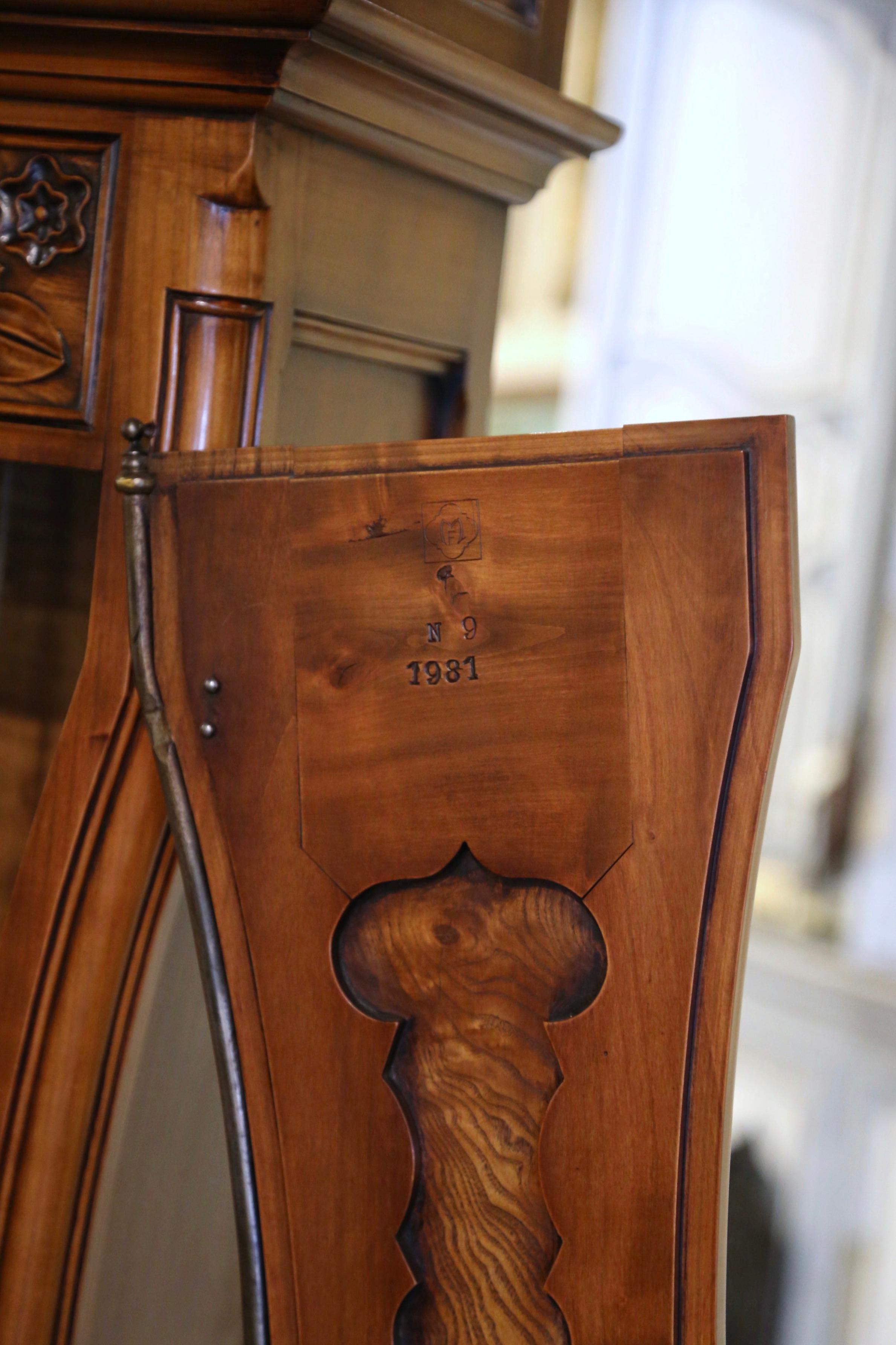 20th Century French Louis XV Carved Burl Wood Grandfather Clock from Lyon Region For Sale 1
