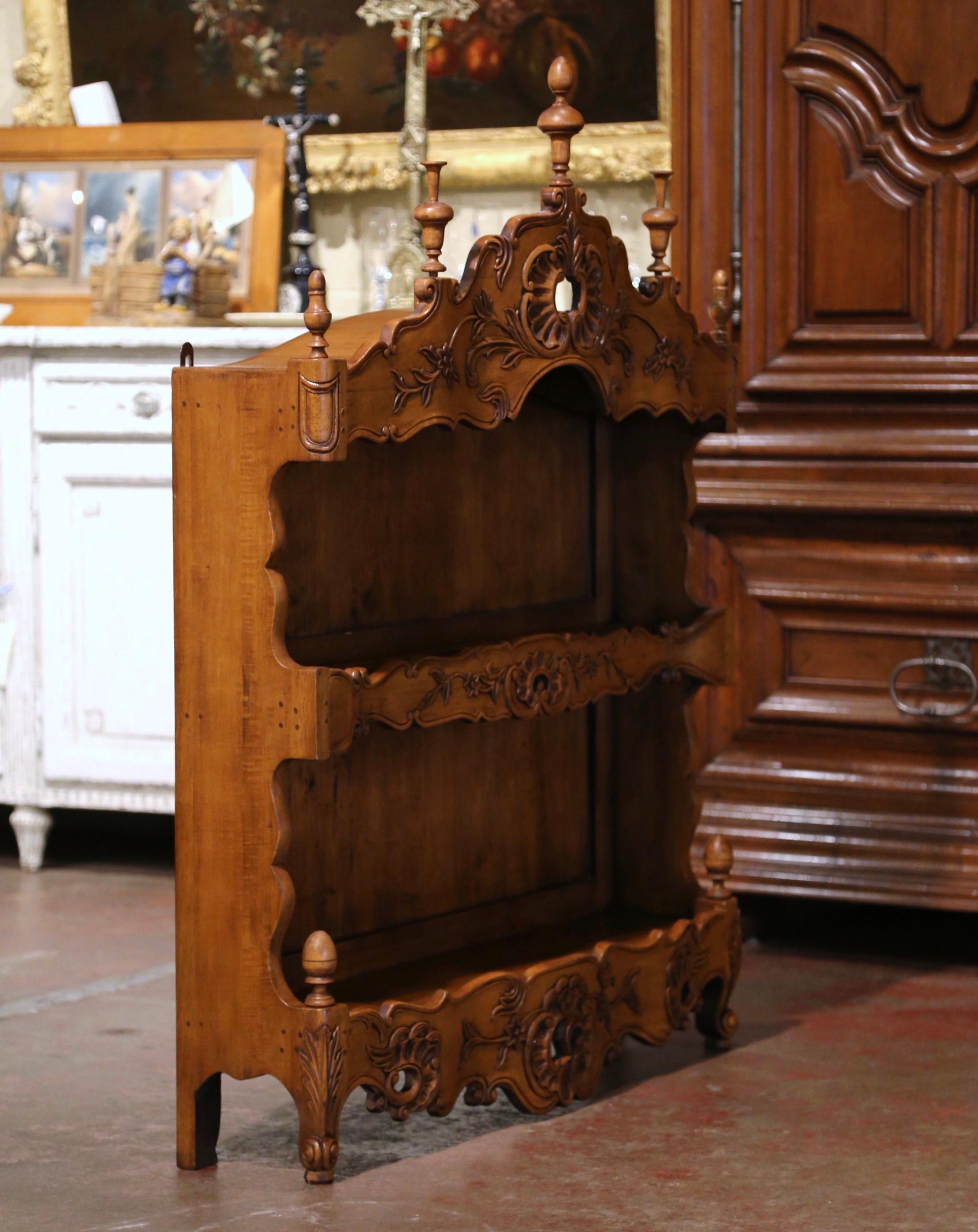 Hand-Carved 20th Century French Louis XV Carved Walnut Wall Shelf Estanier from Provence