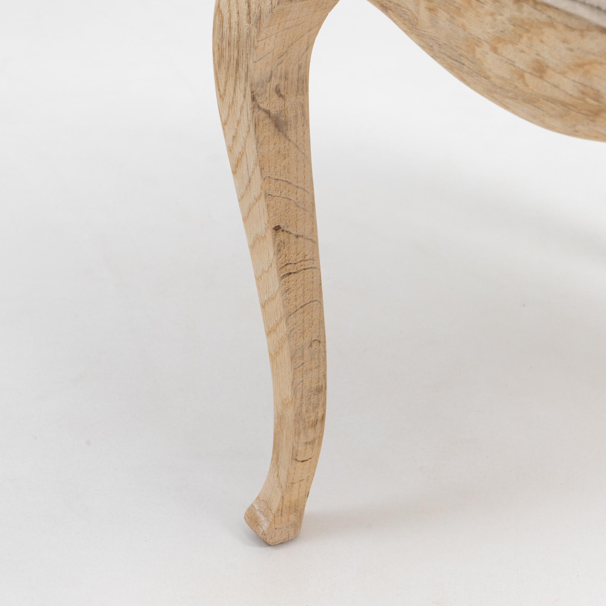 Siglo XX Taburete Francés Luis XV De Roble Con Asiento Tapizado en venta 5