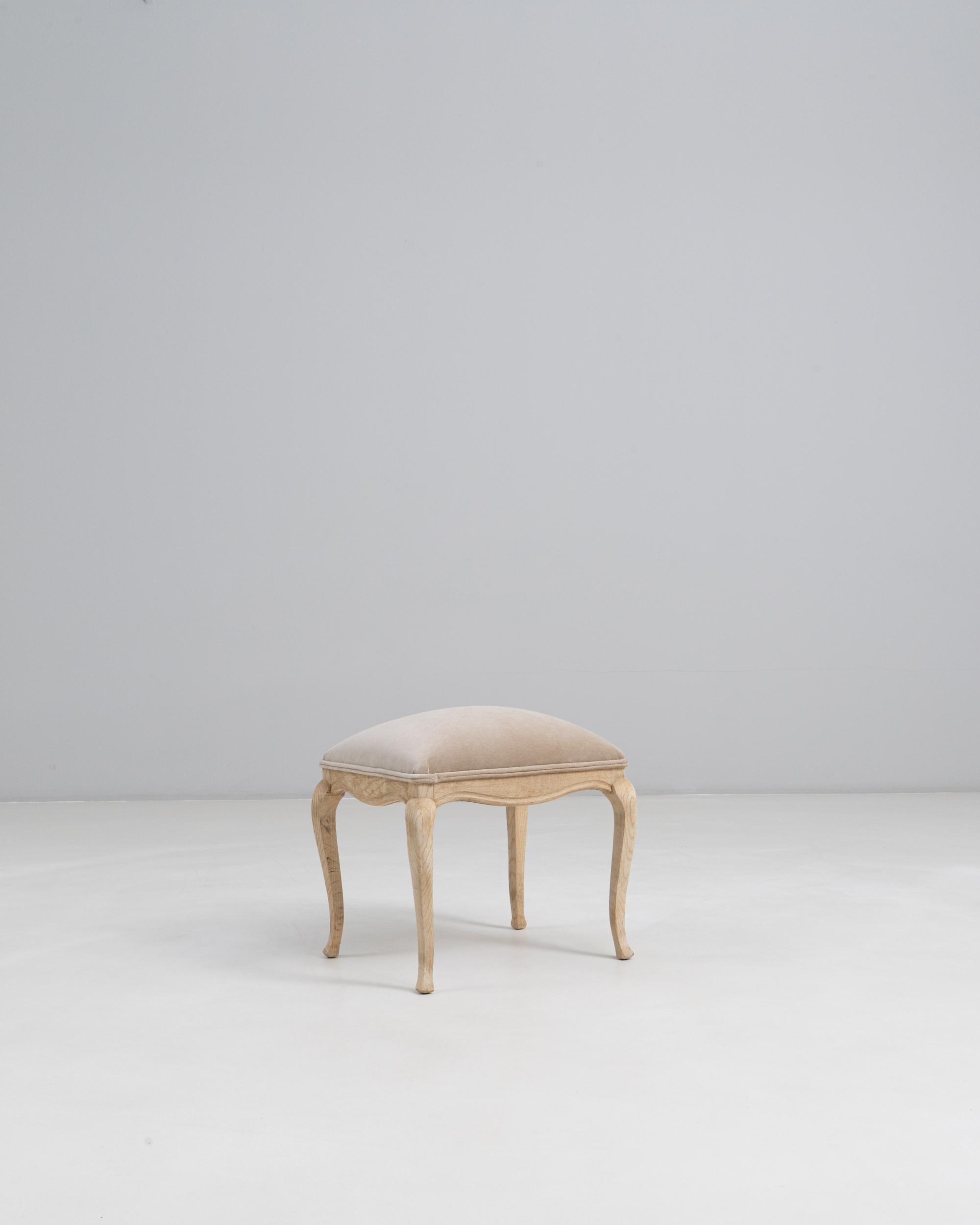 Siglo XX Taburete Francés Luis XV De Roble Con Asiento Tapizado siglo XX en venta