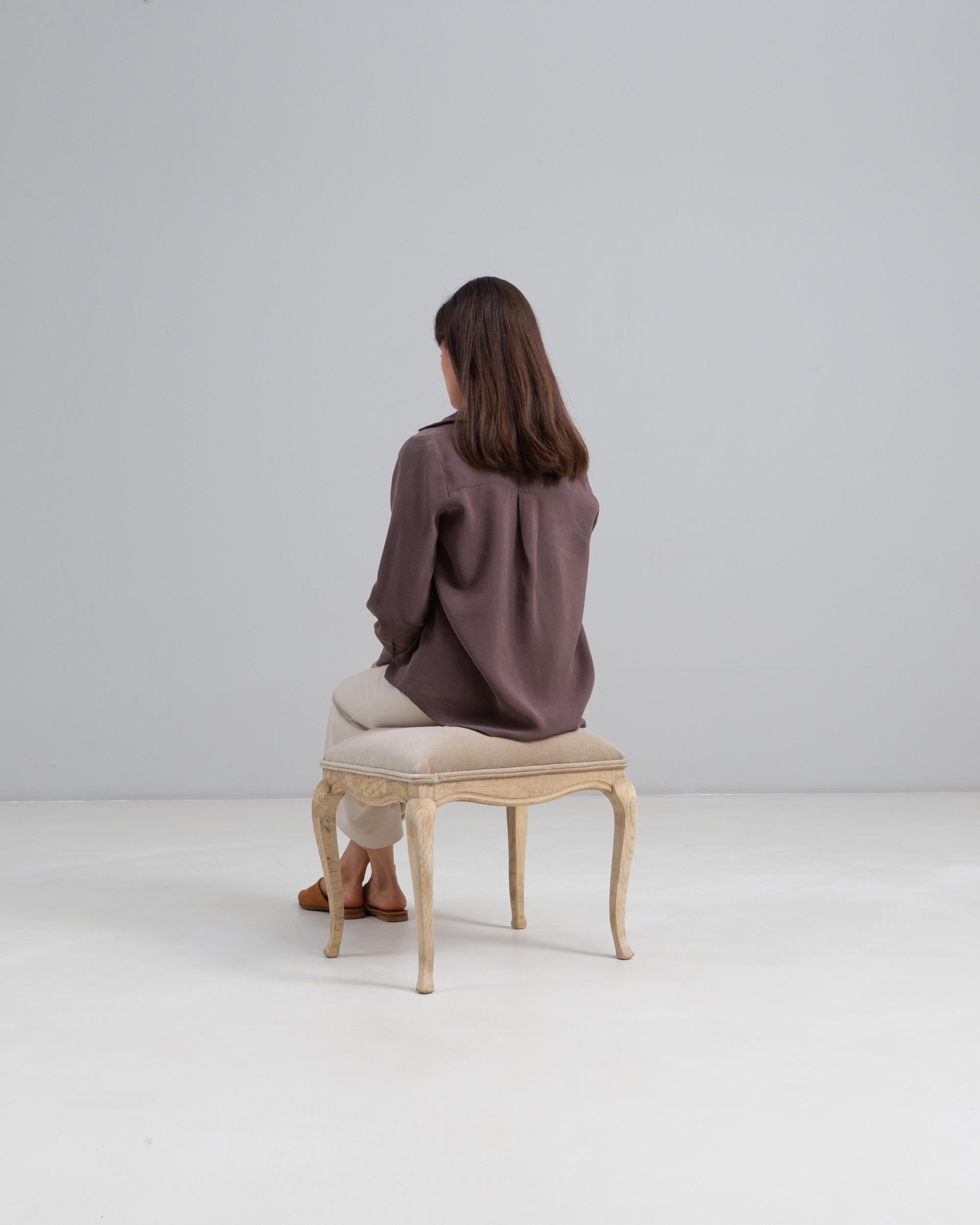 Siglo XX Taburete Francés Luis XV De Roble Con Asiento Tapizado en venta 1