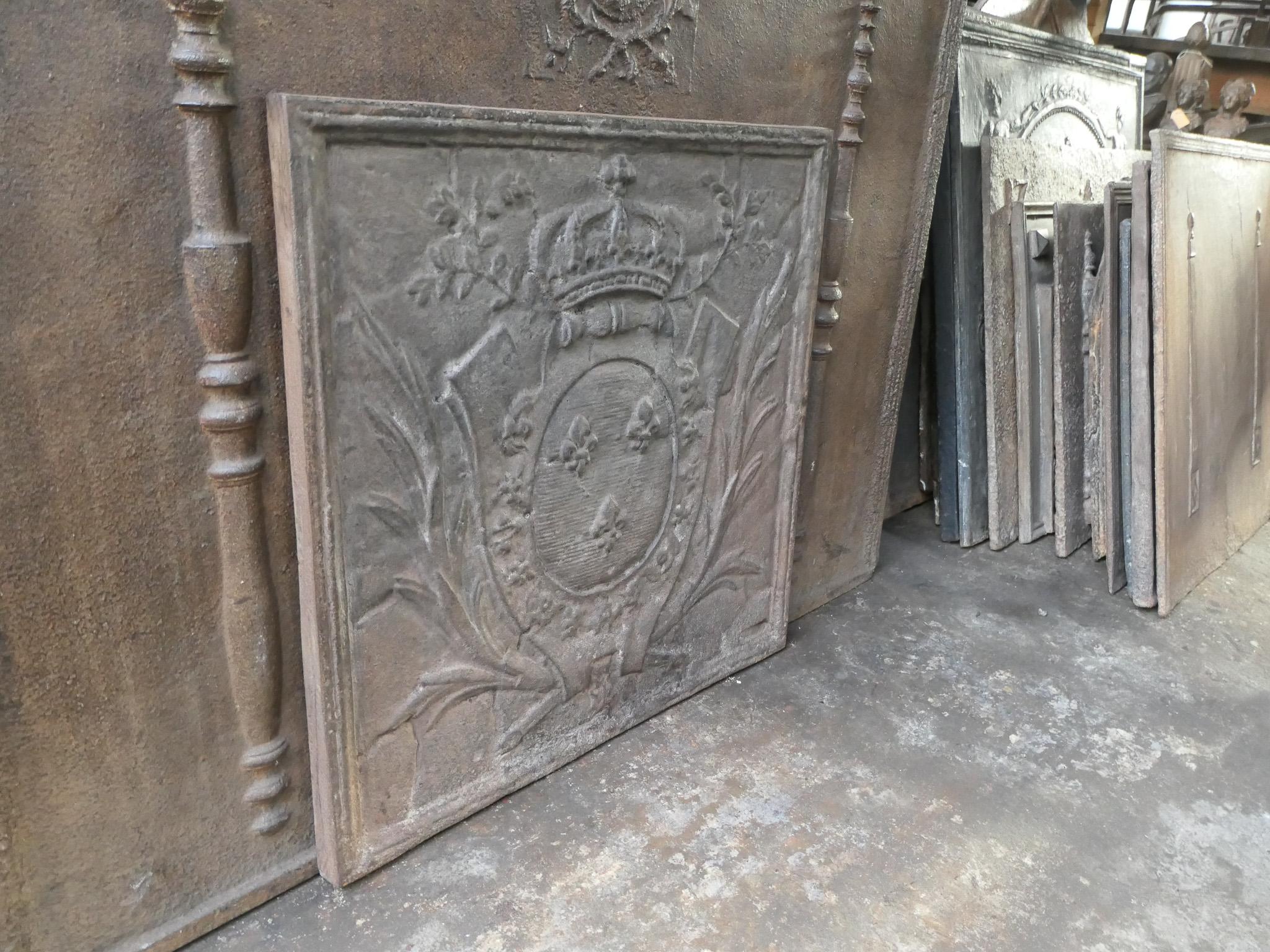 20th Century French Louis XV Style 'Arms of France' Fireback / Backsplash For Sale 10