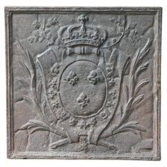 Plaque de cheminée / crédence arrière « Arms of France » de style Louis XV du 20ème siècle