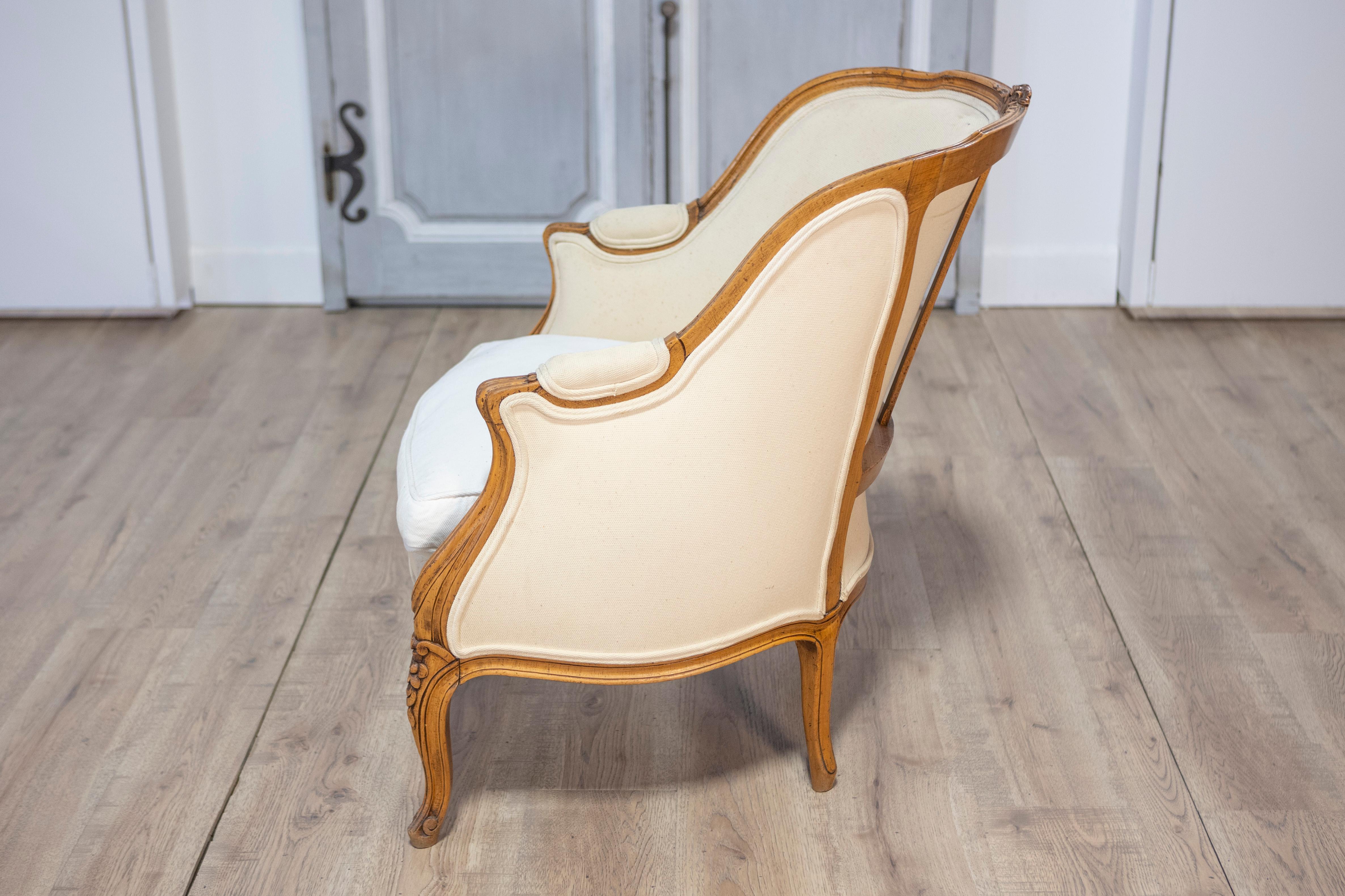 20th Century French Louis XV Style Bergere For Sale 1