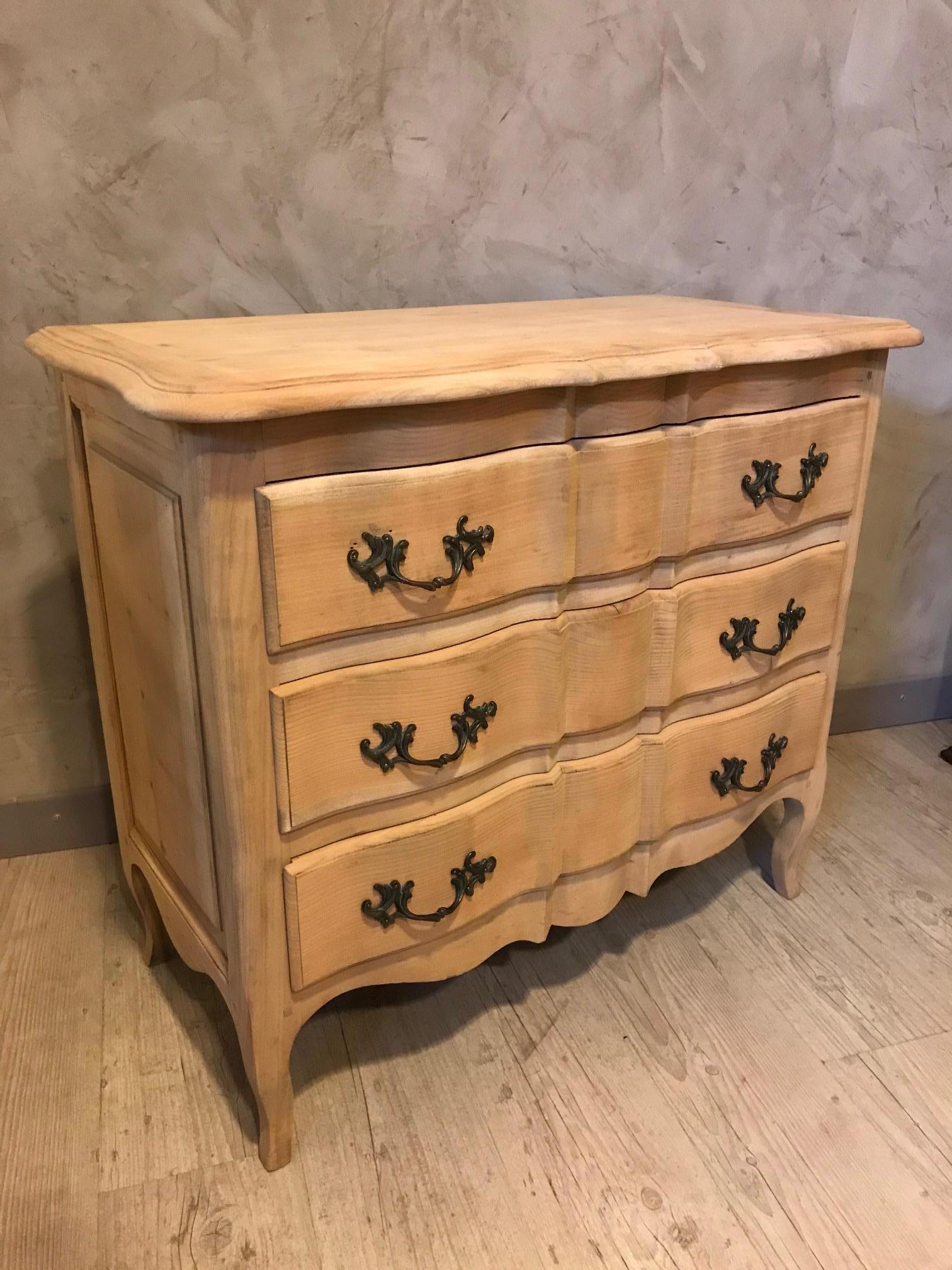 20th Century French Louis XV Style Birch Commode, 1950s In Good Condition In LEGNY, FR