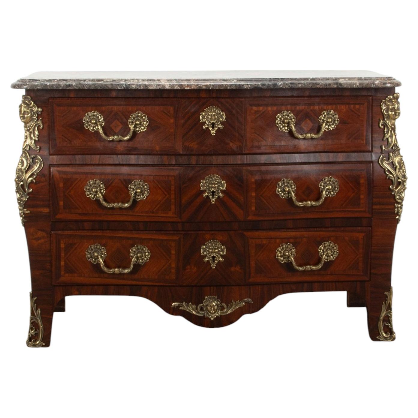 Cómoda Bombe Estilo Luis XV Francés Siglo XX en venta