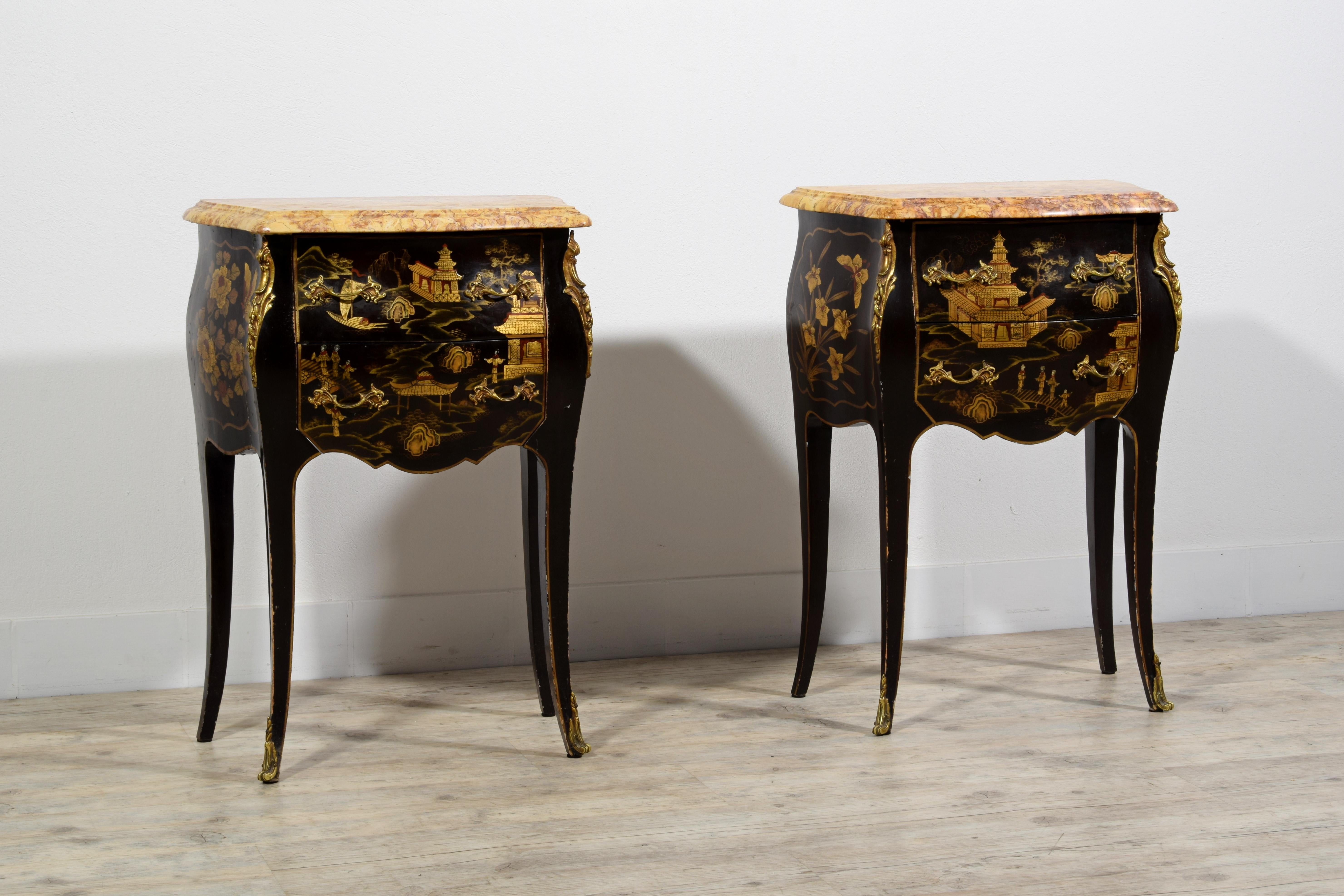 20th century, French Louis XV style Chinoiserie Lacquered Wood Night Stend 

This pair of bedside tables was made in the 20th century, in France, in Louis XV style.
They have a marble top of Broccatello di Spagna moulded and with a wavy profile. The