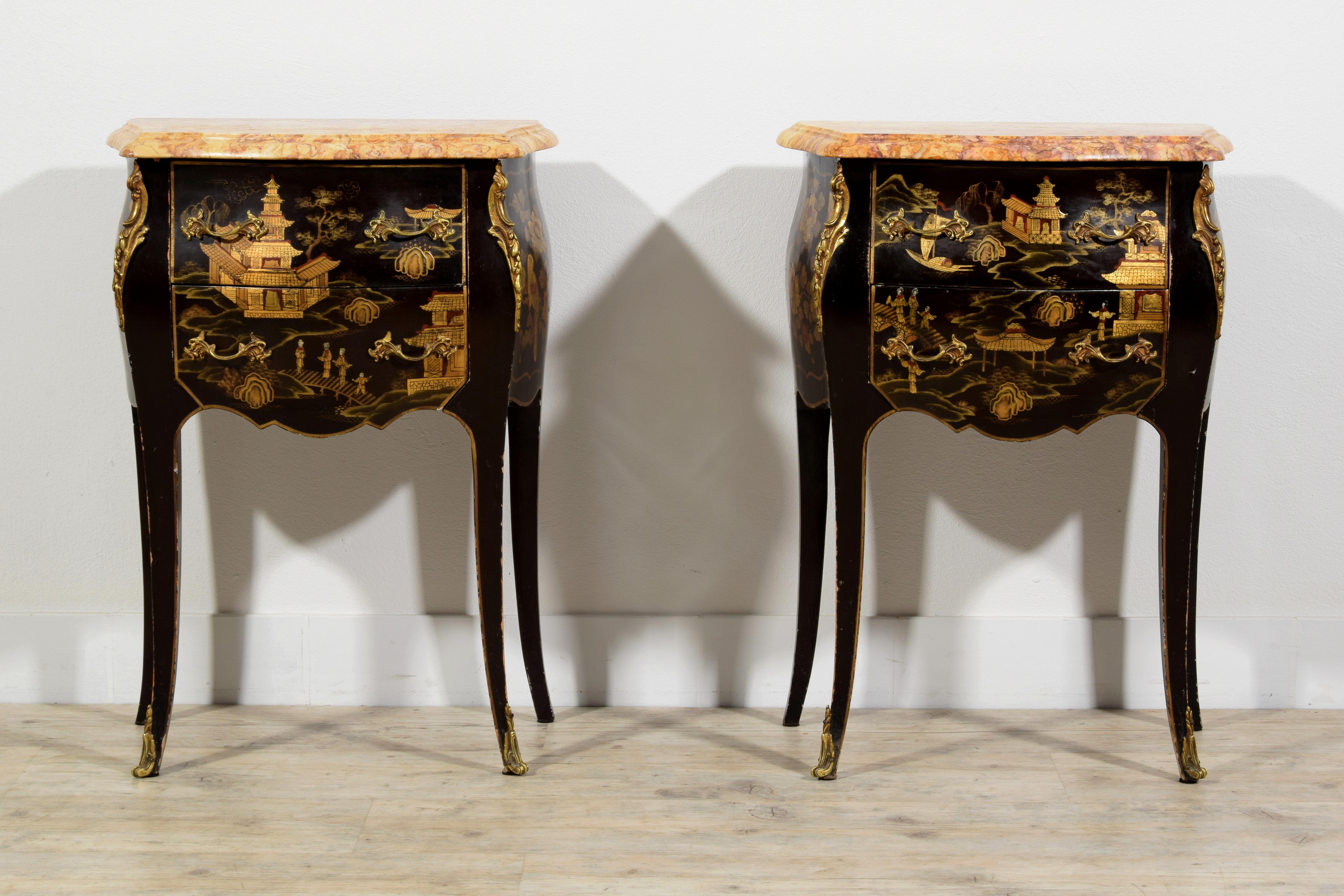 20th Century 20th century, French Louis XV style Chinoiserie Lacquered Wood Night Stend  For Sale
