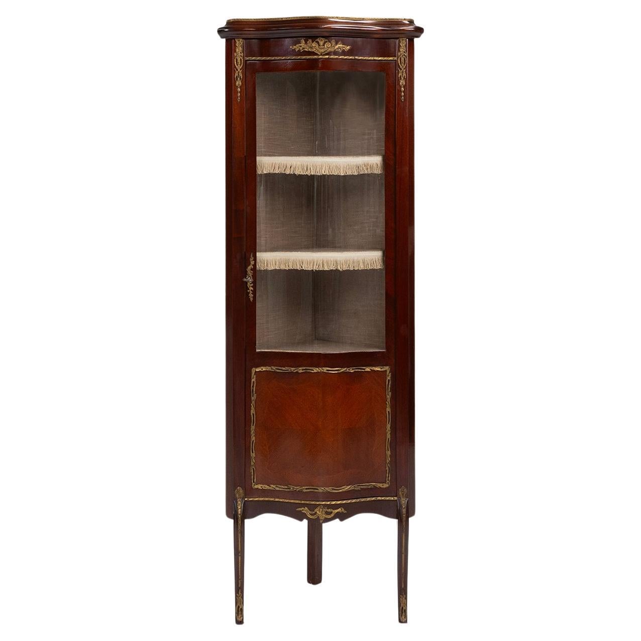 Vitrine d'angle française du 20e siècle de style Louis XV avec verre arqué, ca