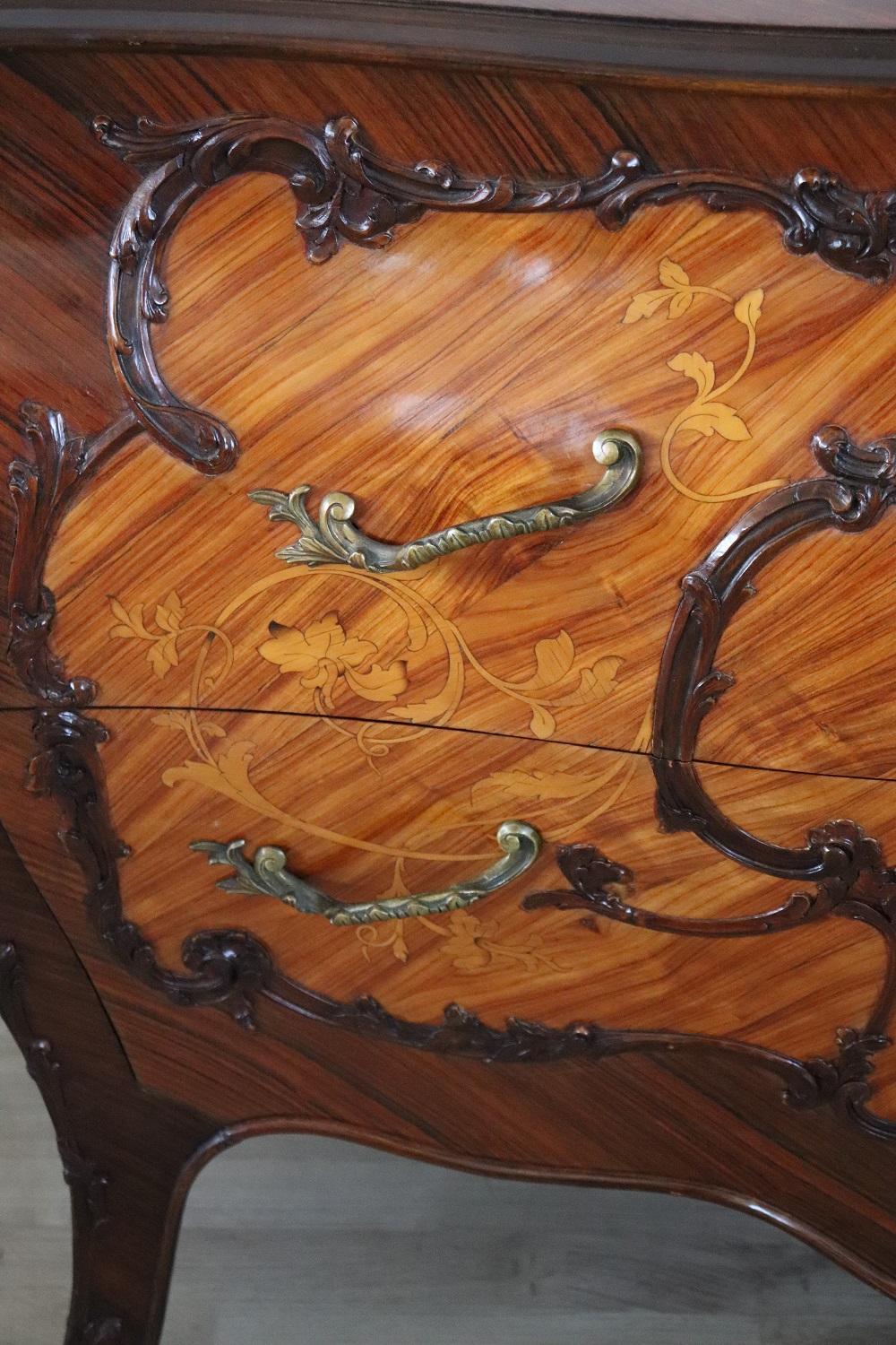 Commode française du 20ème siècle de style Louis XV en bois incrusté en vente 1