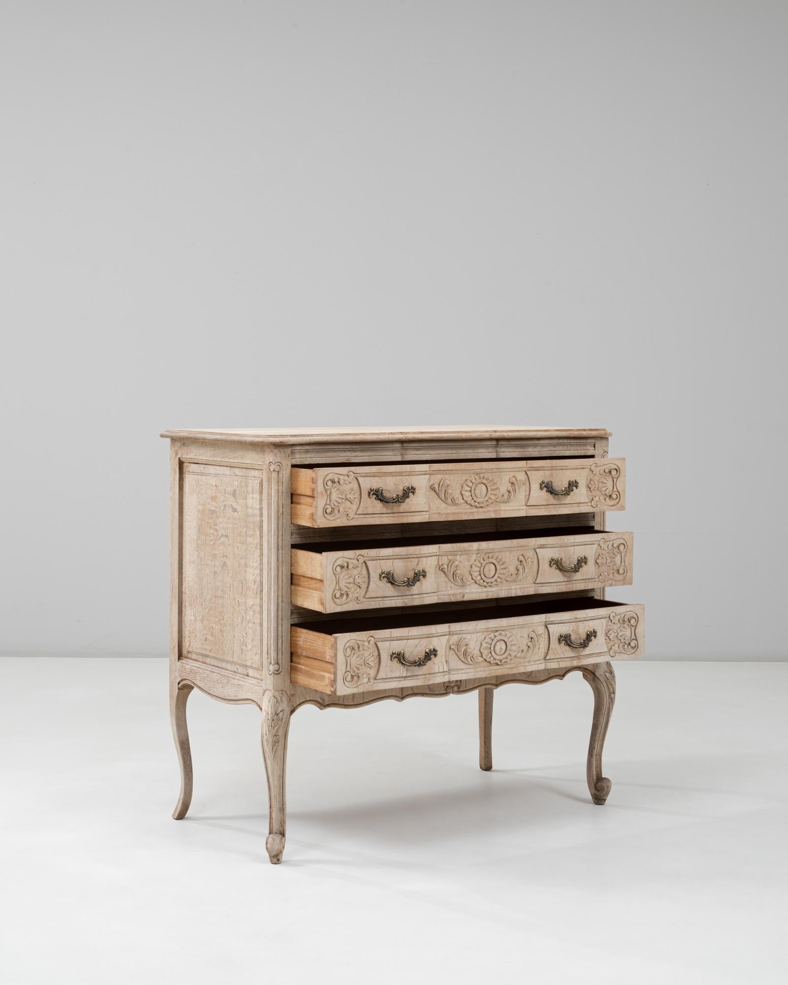 Cassettiera francese del XX secolo in stile Luigi XV di Oak in vendita 1