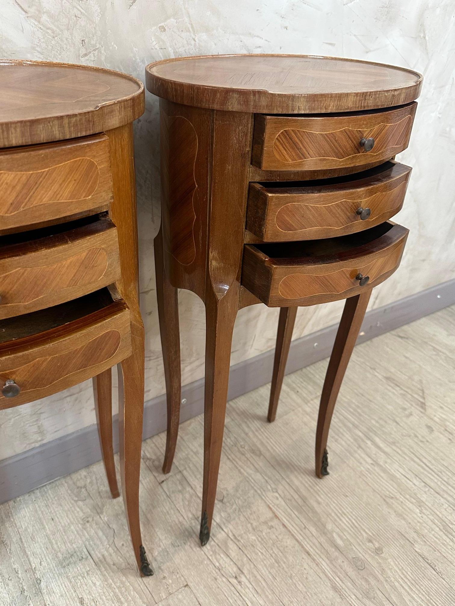 Coppia di comodini francesi in stile Luigi XV del XX secolo, anni '50 in vendita 4