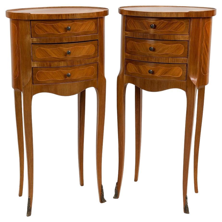 Coppia di comodini francesi in stile Luigi XV del XX secolo, anni '50
