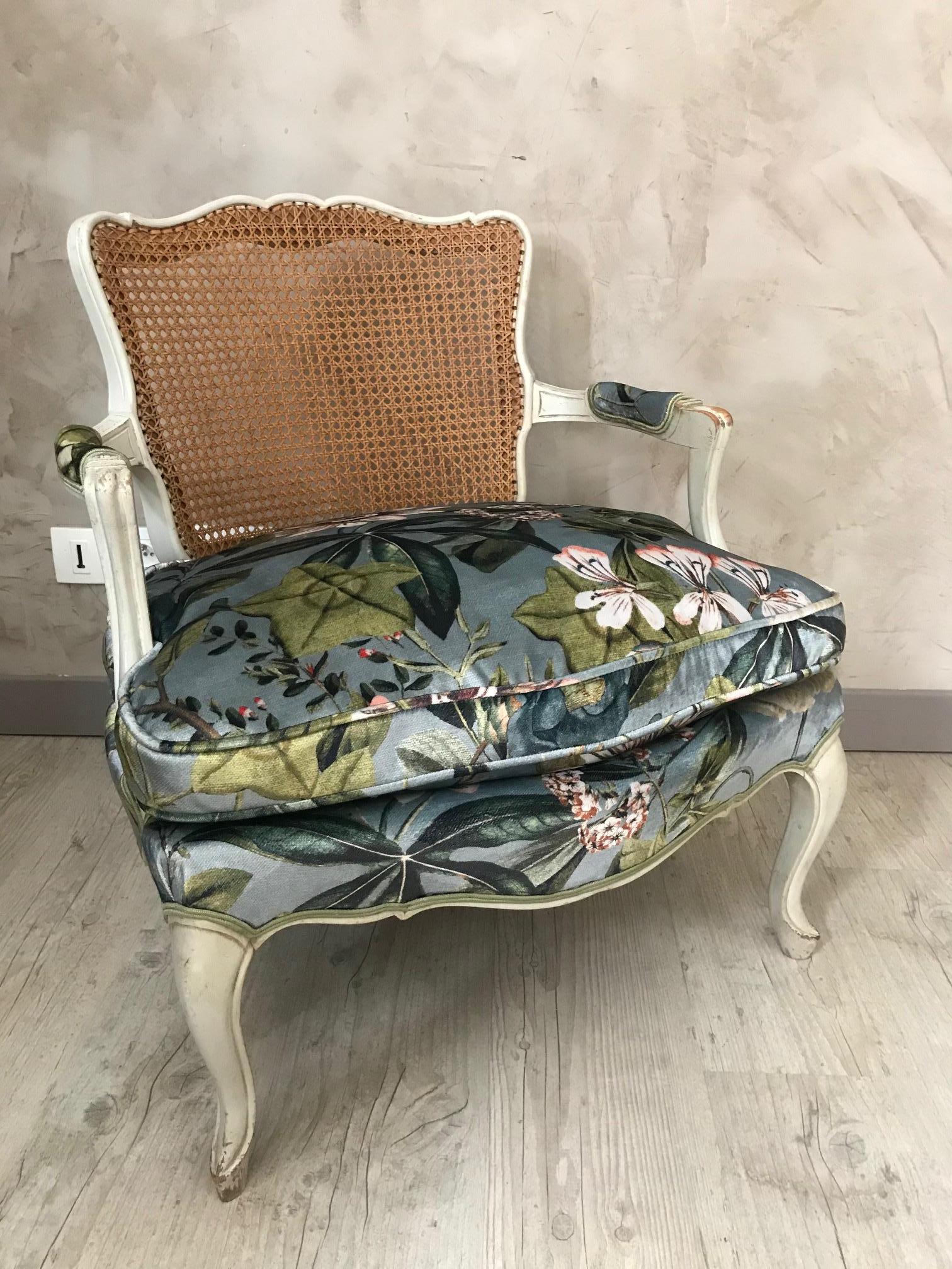 20th Century French Louis XV Style Upholstered Armchair In Good Condition In LEGNY, FR