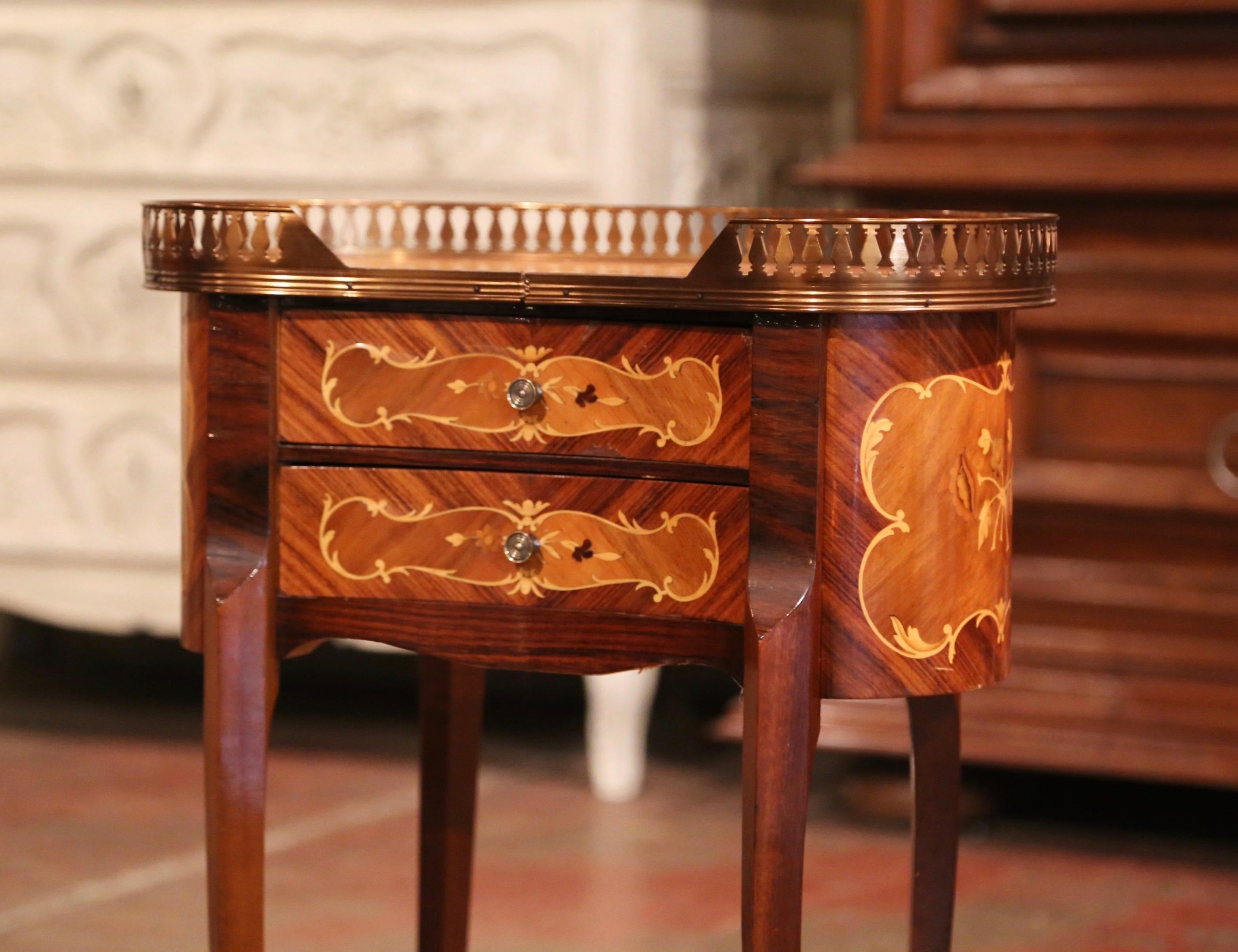 Inlay 20th Century French Louis XV Walnut Chest of Drawers with Inlaid Floral Decor