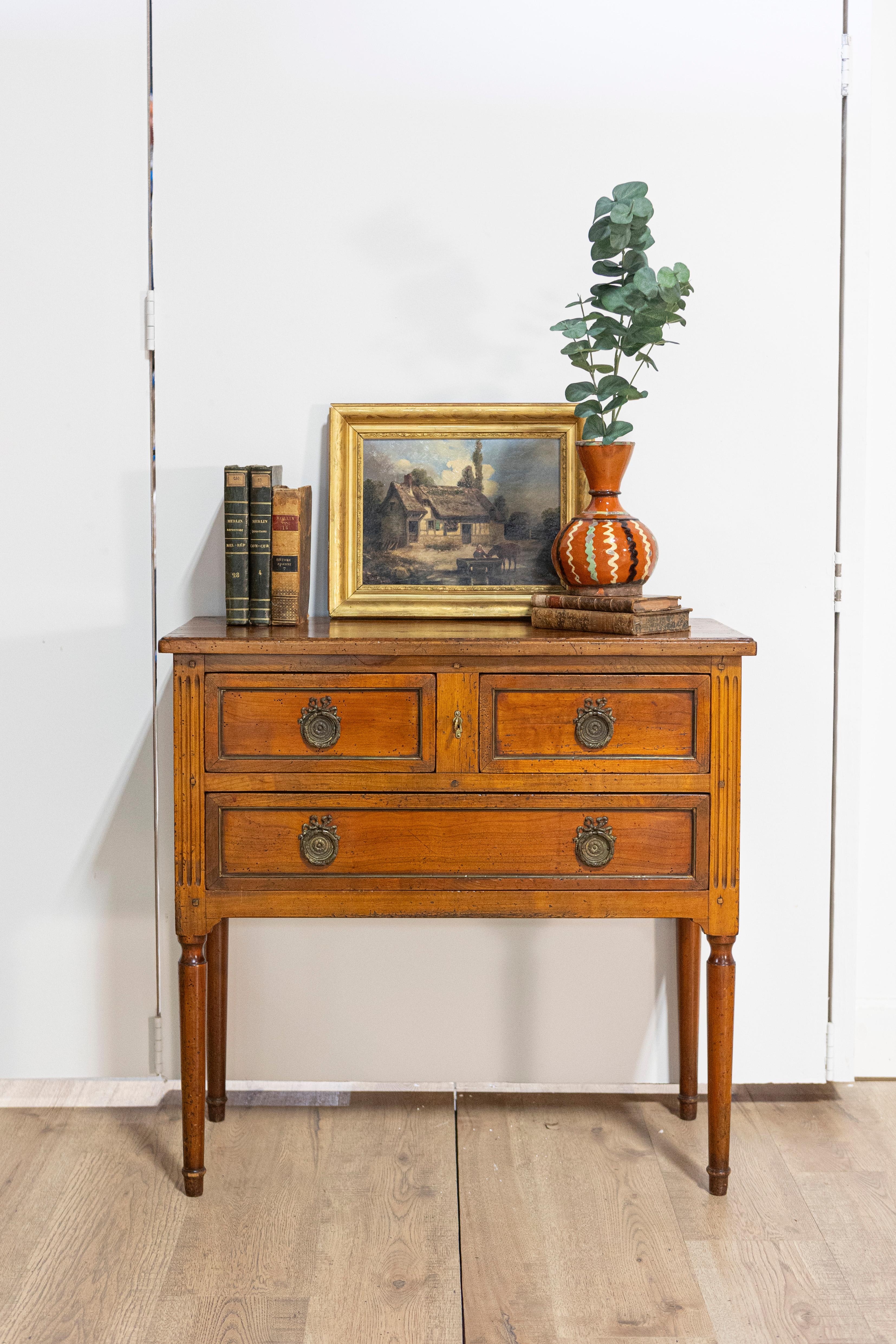 Commode sauteuse francese Luigi XVI del XX secolo in vendita 8