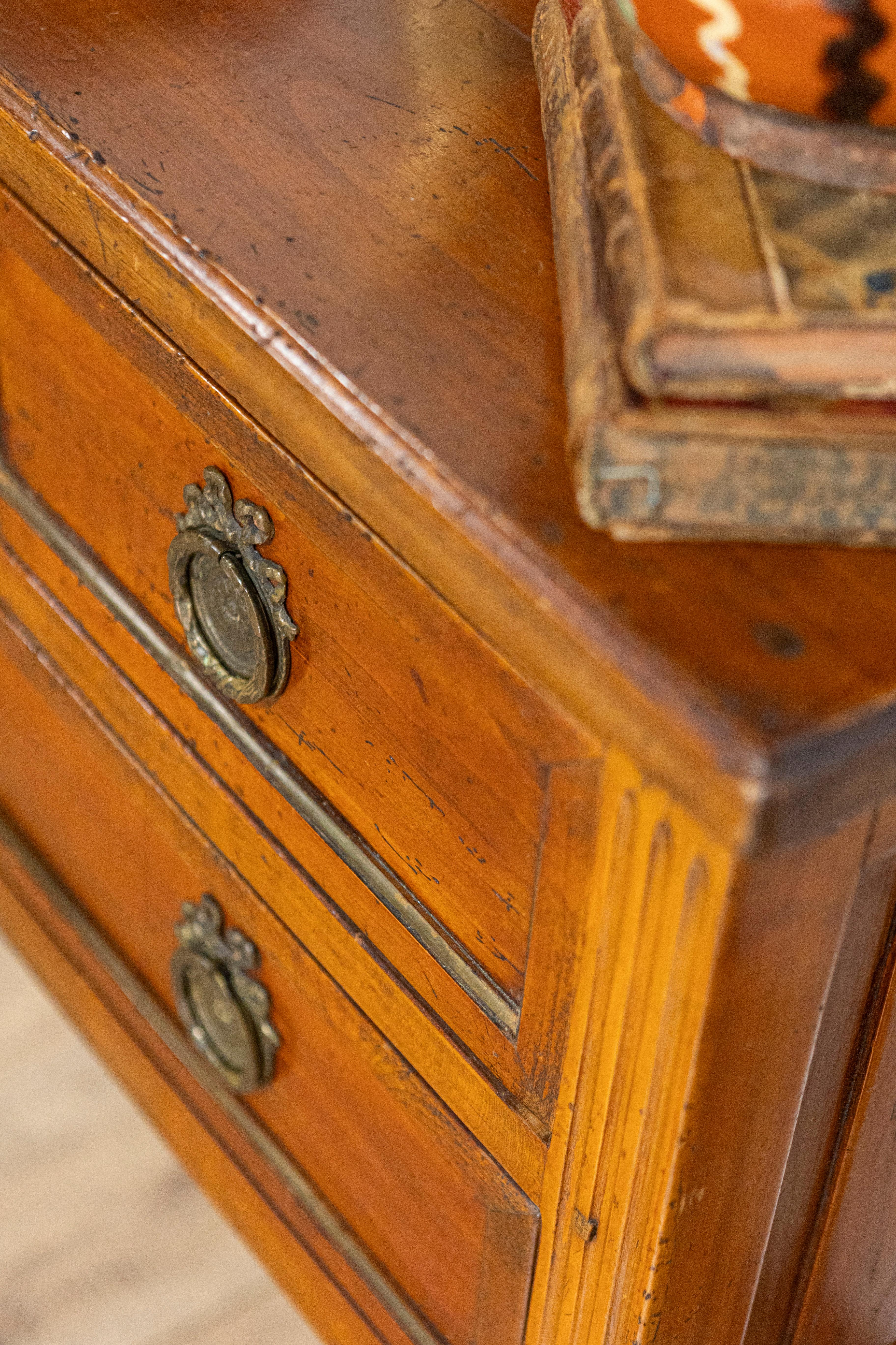 Commode sauteuse francese Luigi XVI del XX secolo in vendita 9