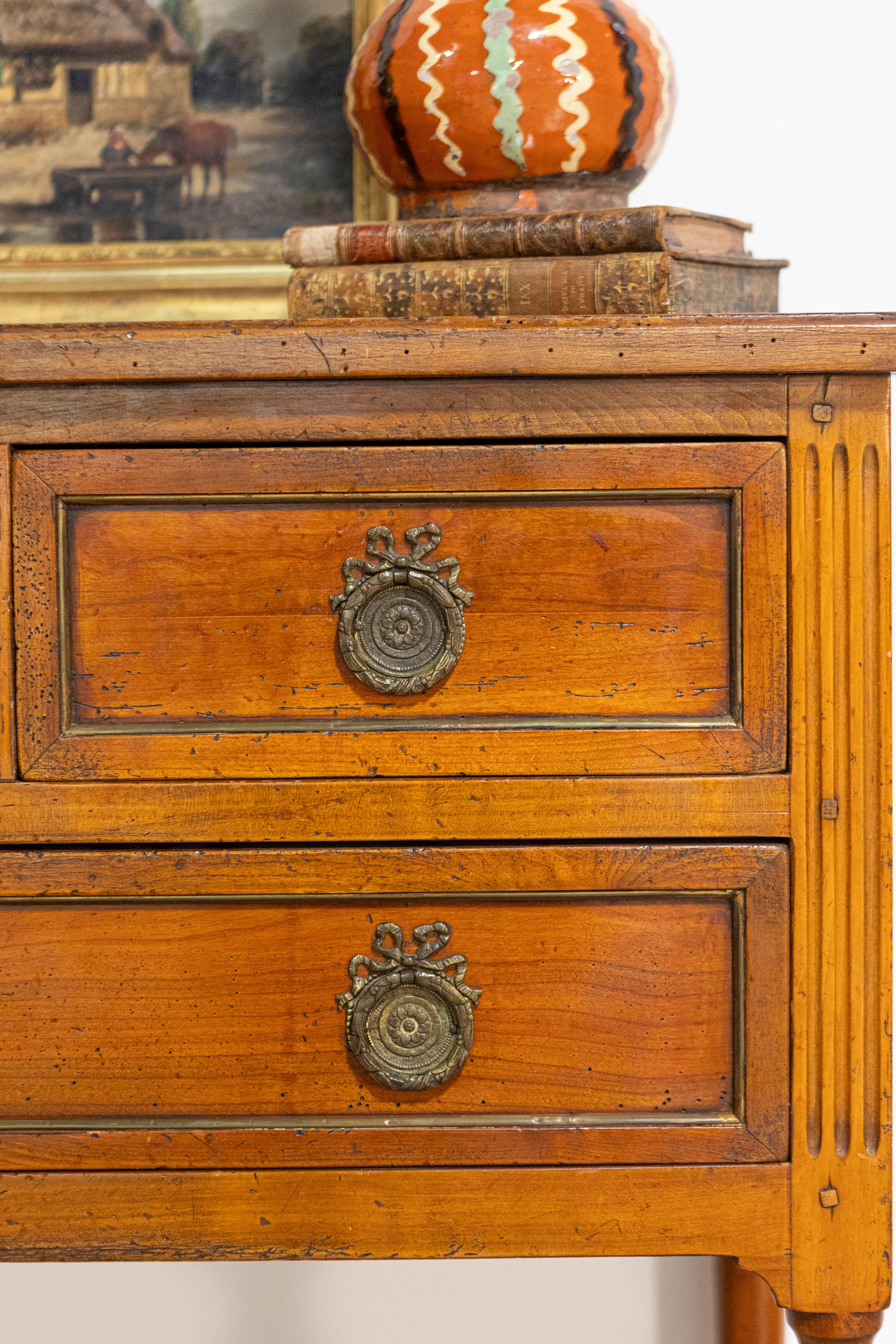 Commode sauteuse francese Luigi XVI del XX secolo in vendita 10