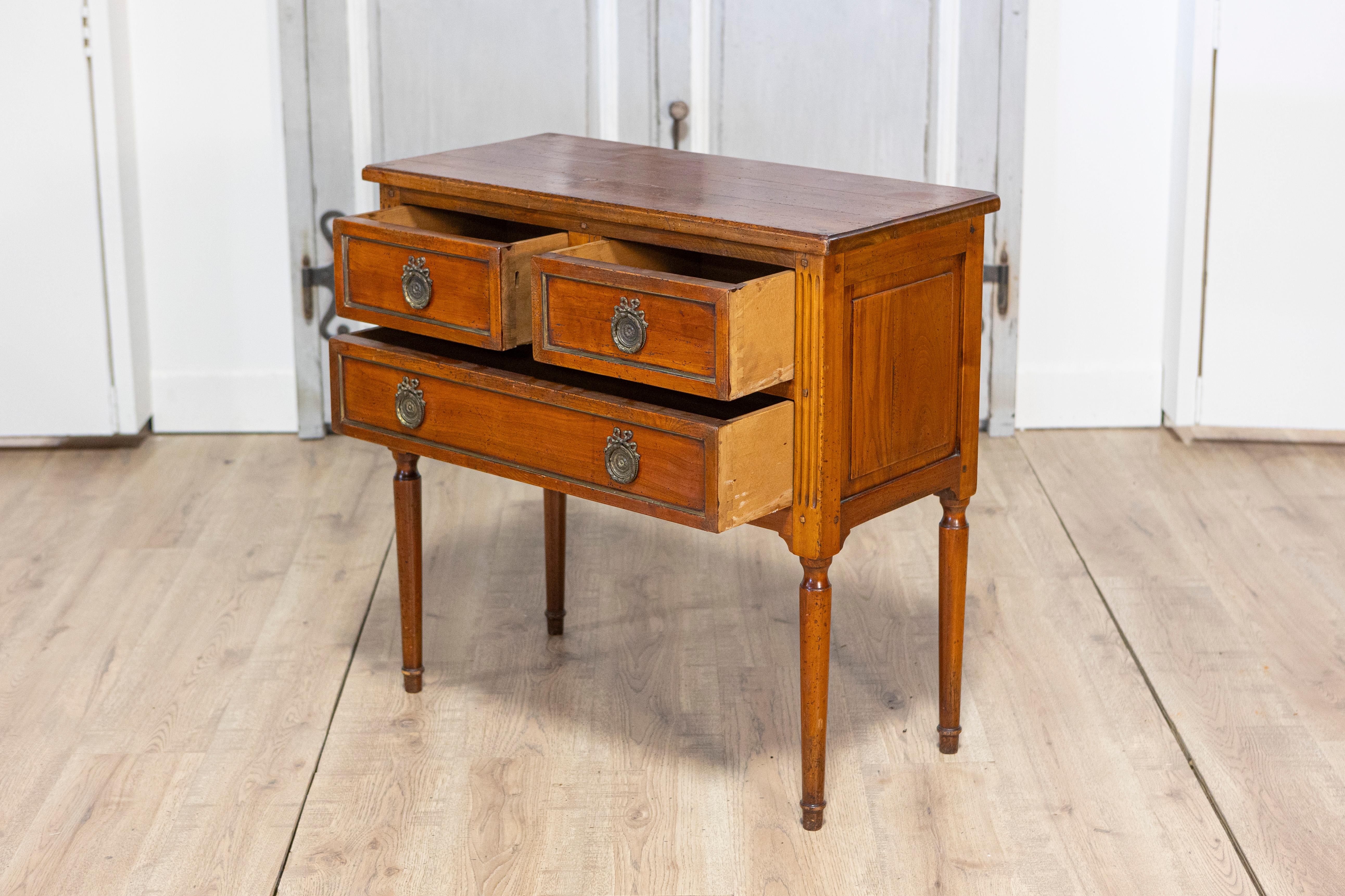 Commode sauteuse francese Luigi XVI del XX secolo In condizioni buone in vendita a Atlanta, GA