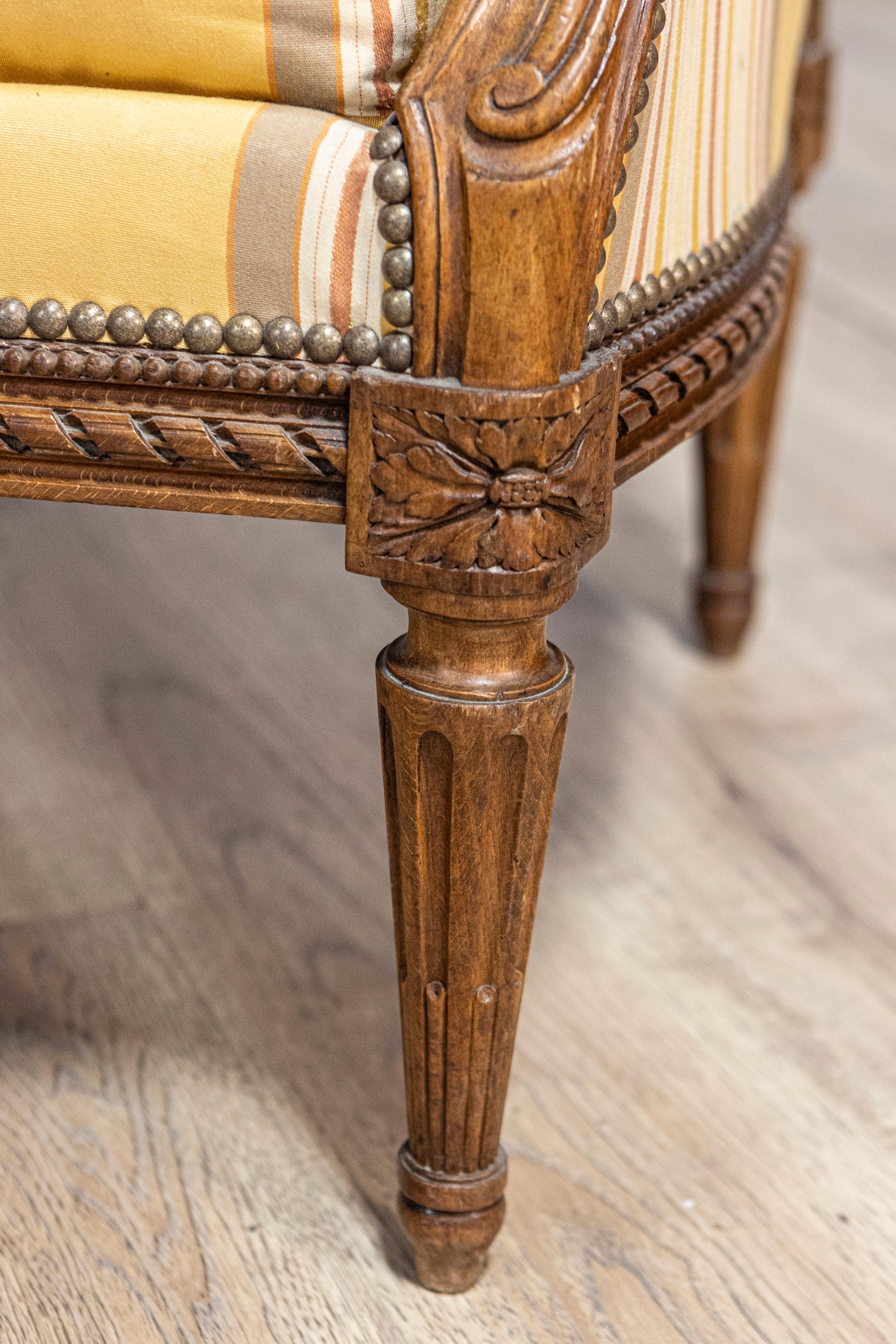 20th Century French Louis XVI Style Bergere For Sale 8