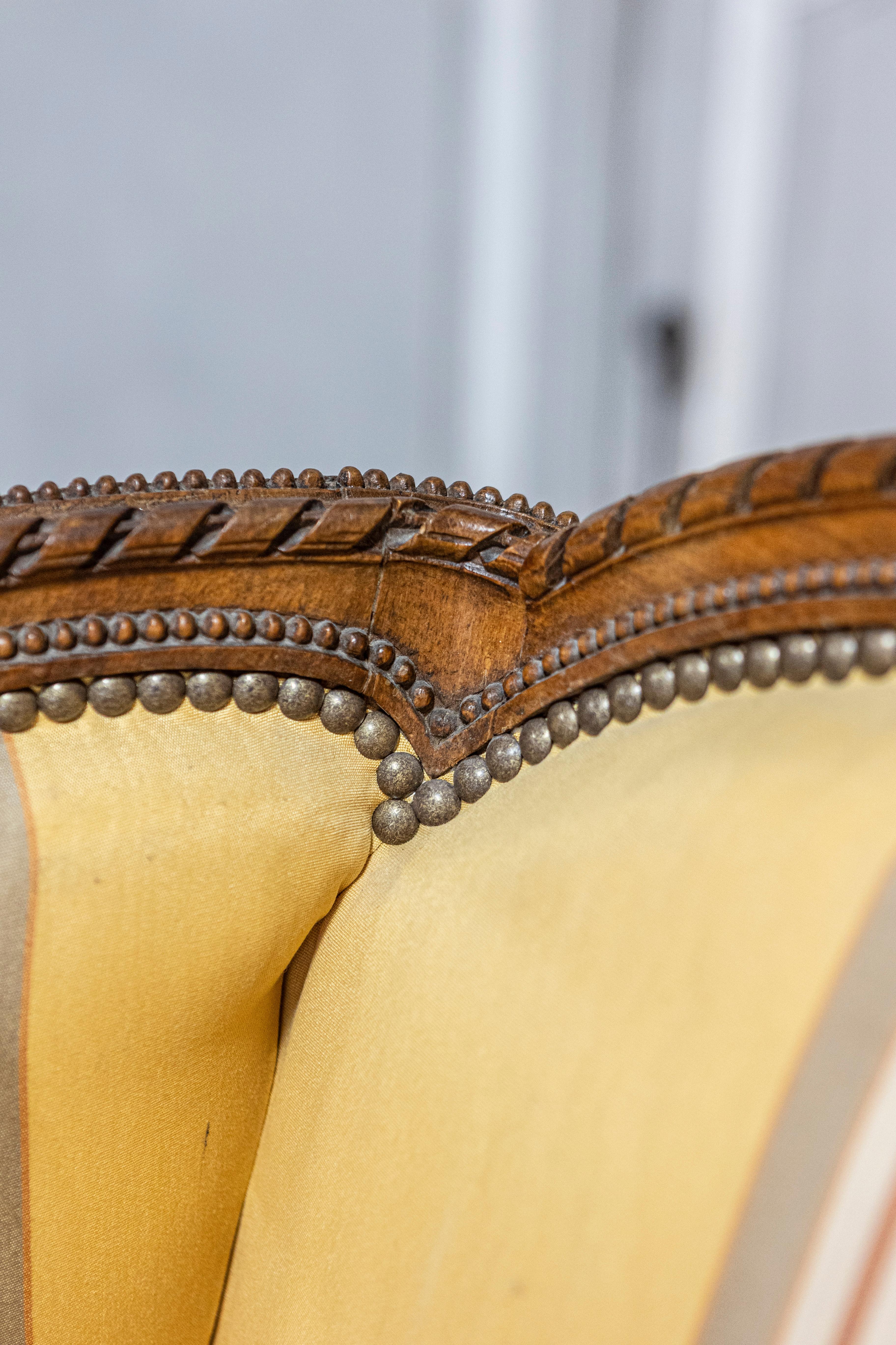 20th Century French Louis XVI Style Bergere For Sale 3