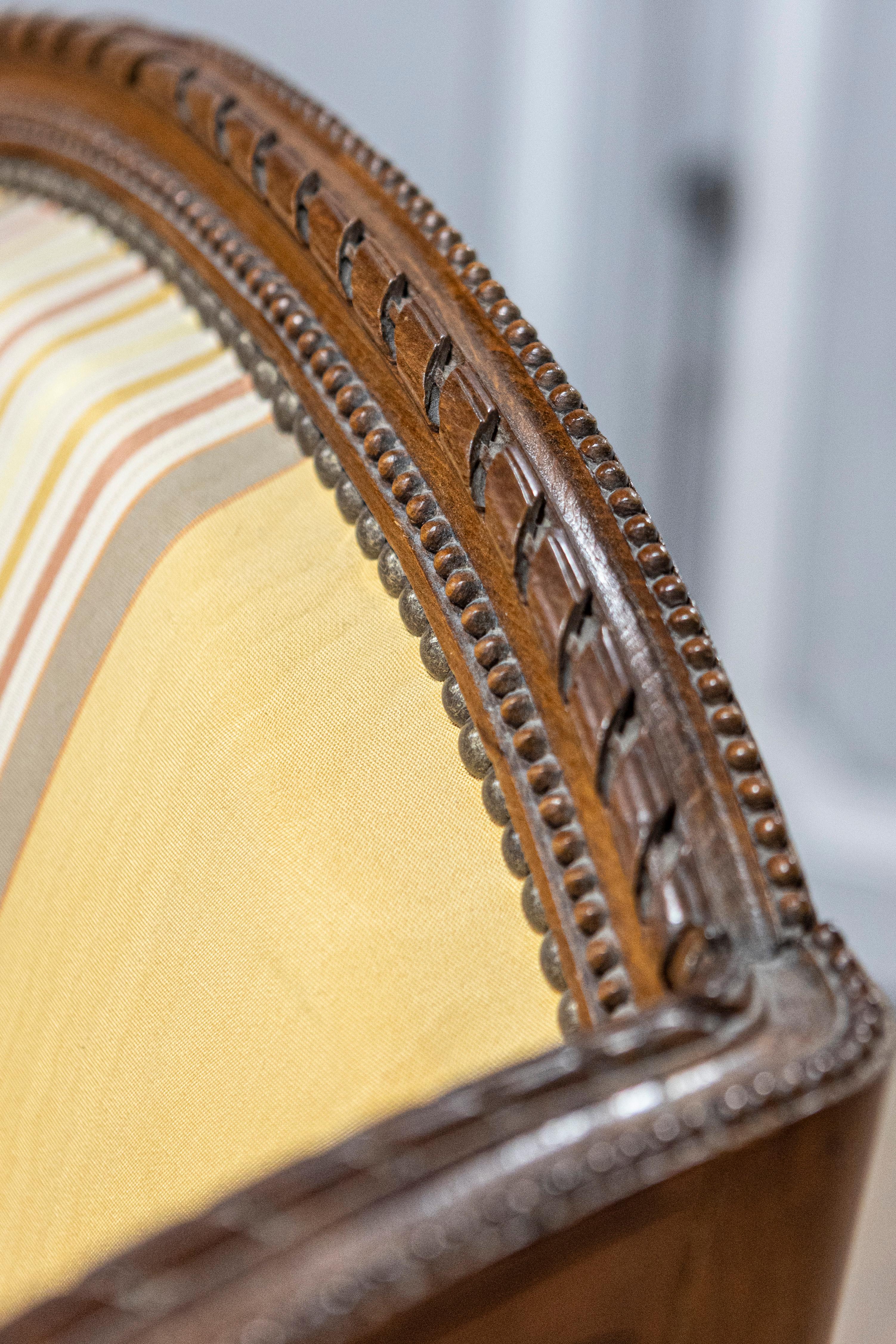 20th Century French Louis XVI Style Bergere For Sale 4