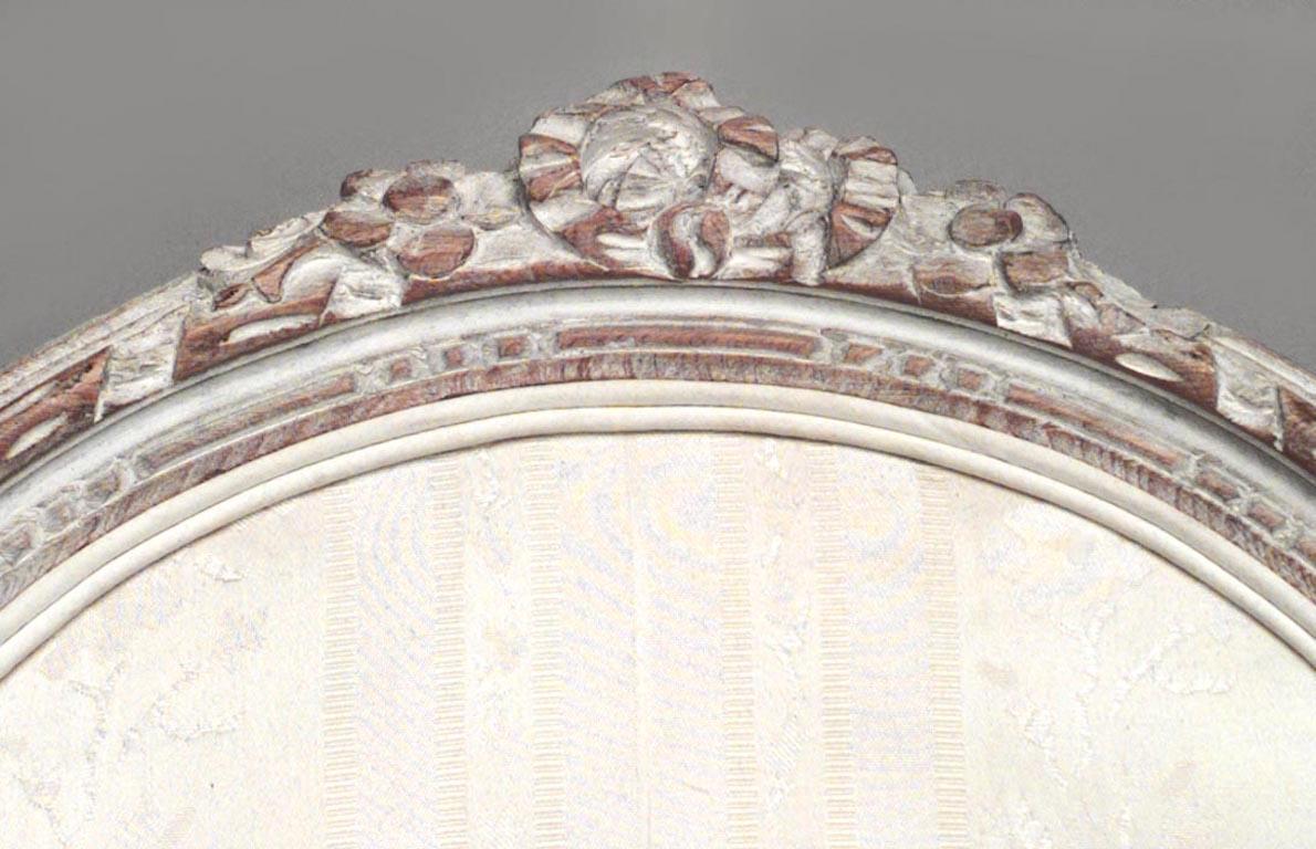 20ième siècle Ensemble de 4 chaises d'appoint françaises Louis XVI blanchies en vente