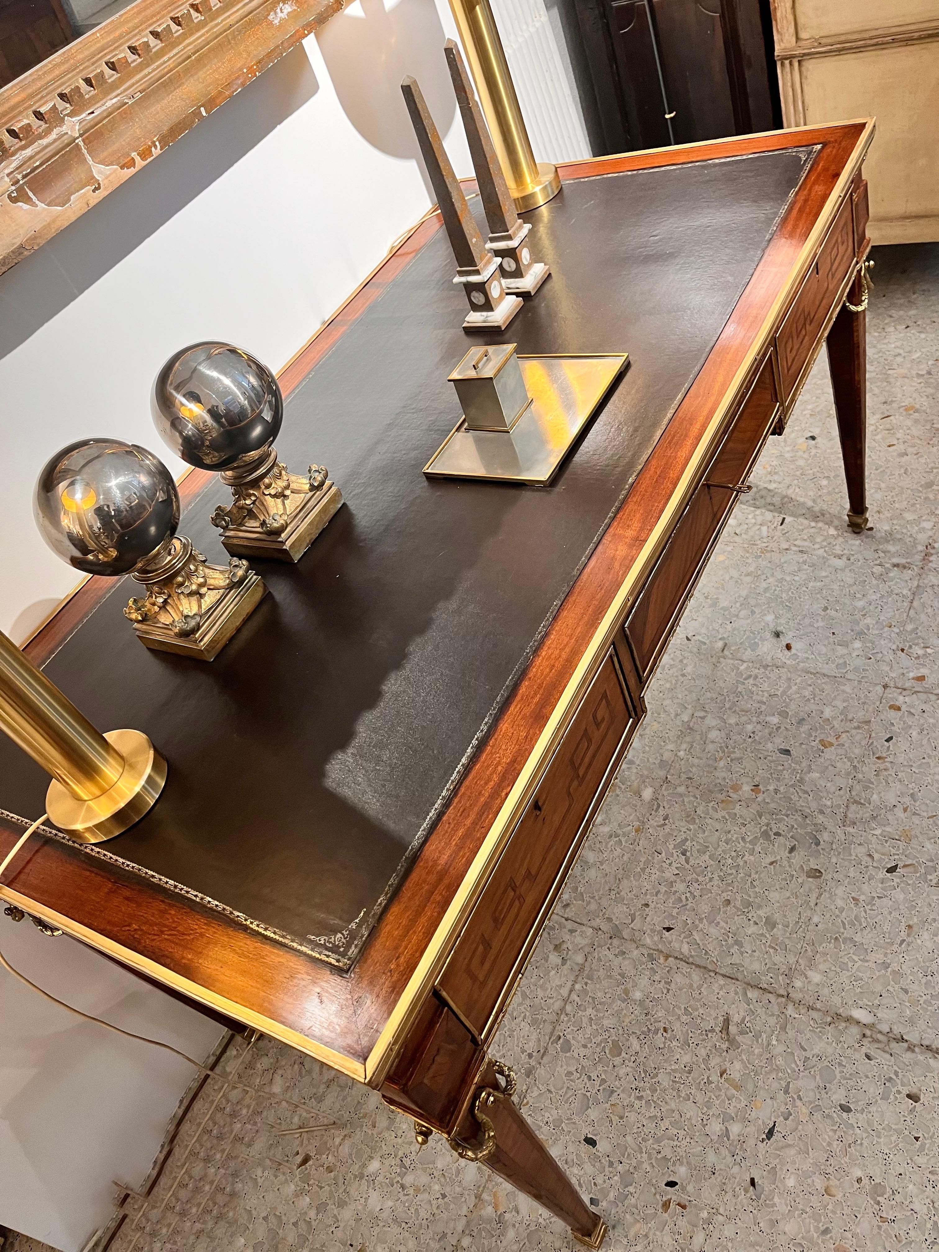 Escritorio Francés Estilo Luis XVI Siglo XX  Mesa en Bueno estado para la venta en Madrid, ES