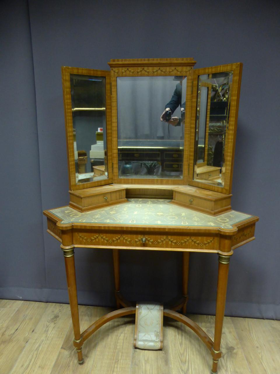 20th Century French Louis XVI Style Dressing Table 2