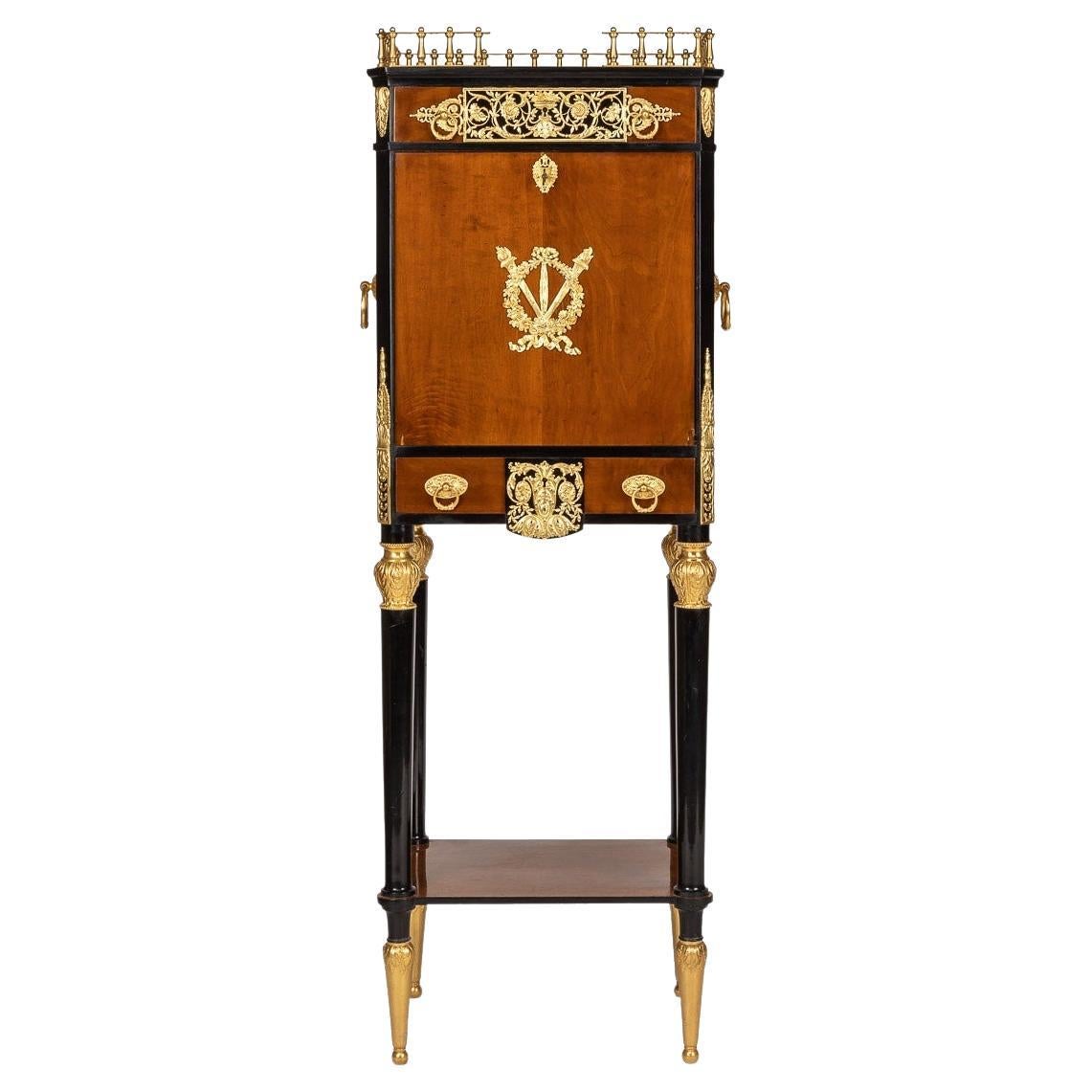 Meuble de rangement français du 20ème siècle de style Louis XVI en bronze doré, vers 1900 en vente