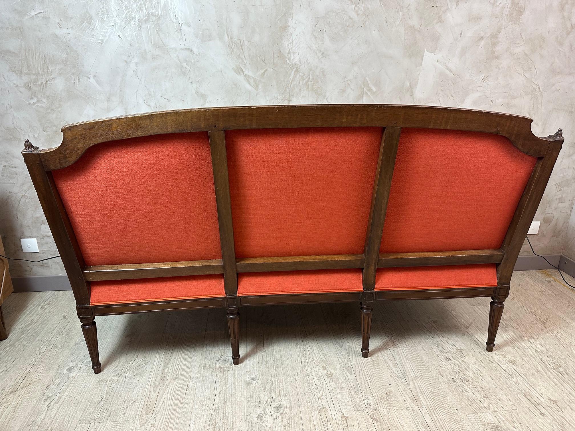 20ème siècle Français Style Louis XVI Canape retapissé en vente 8