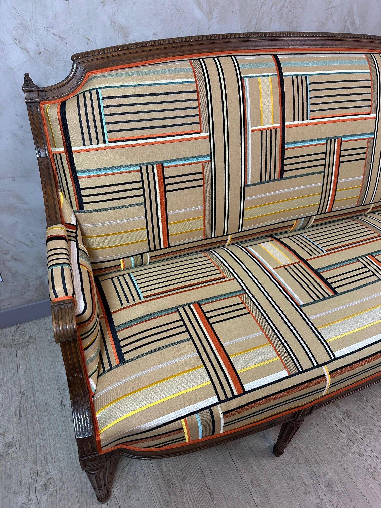 20ème siècle Français Style Louis XVI Canape retapissé en vente 1