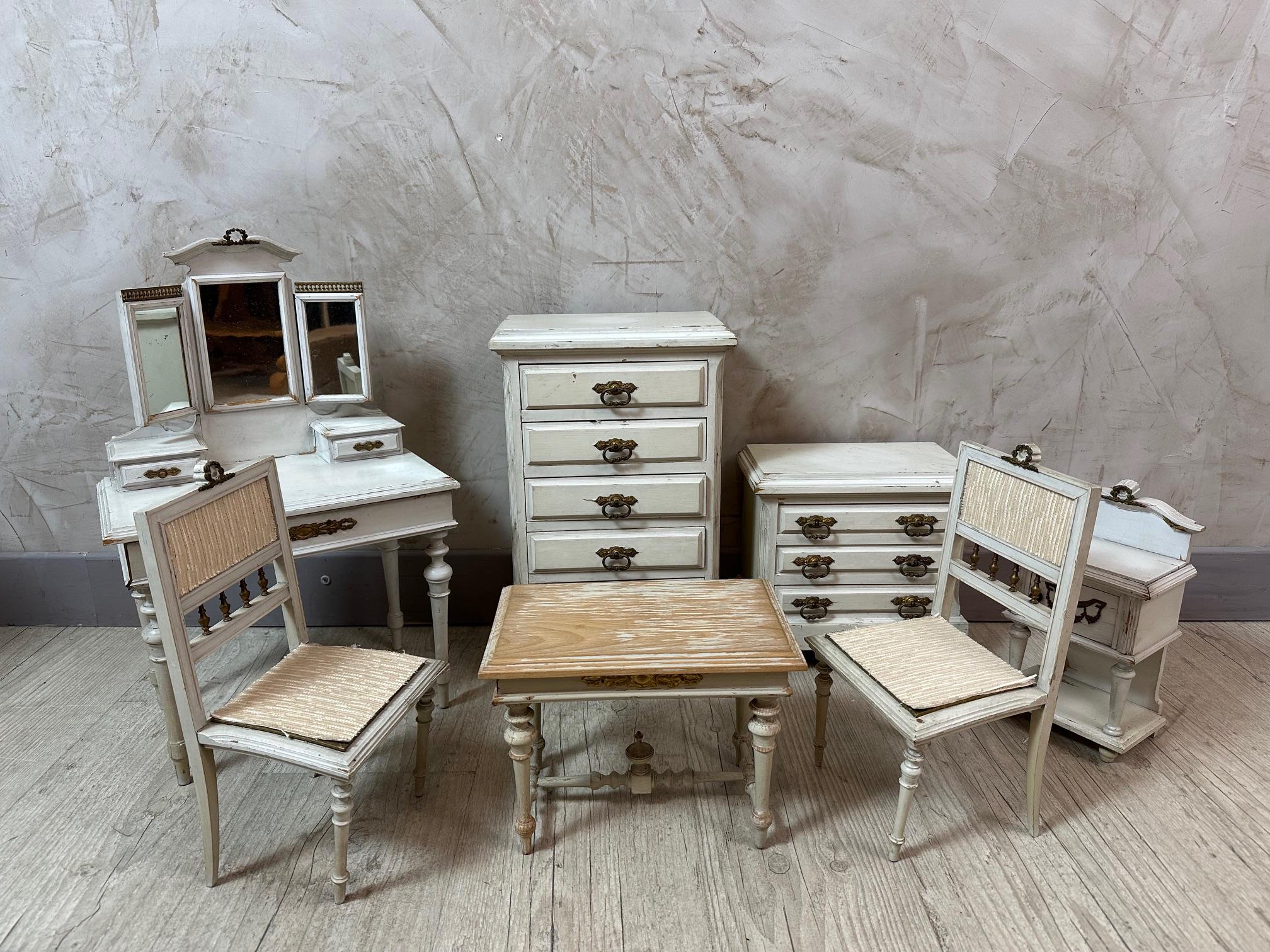 20th century French Louis XVI style Set of Wooden Doll Furniture, 1930s In Good Condition For Sale In LEGNY, FR