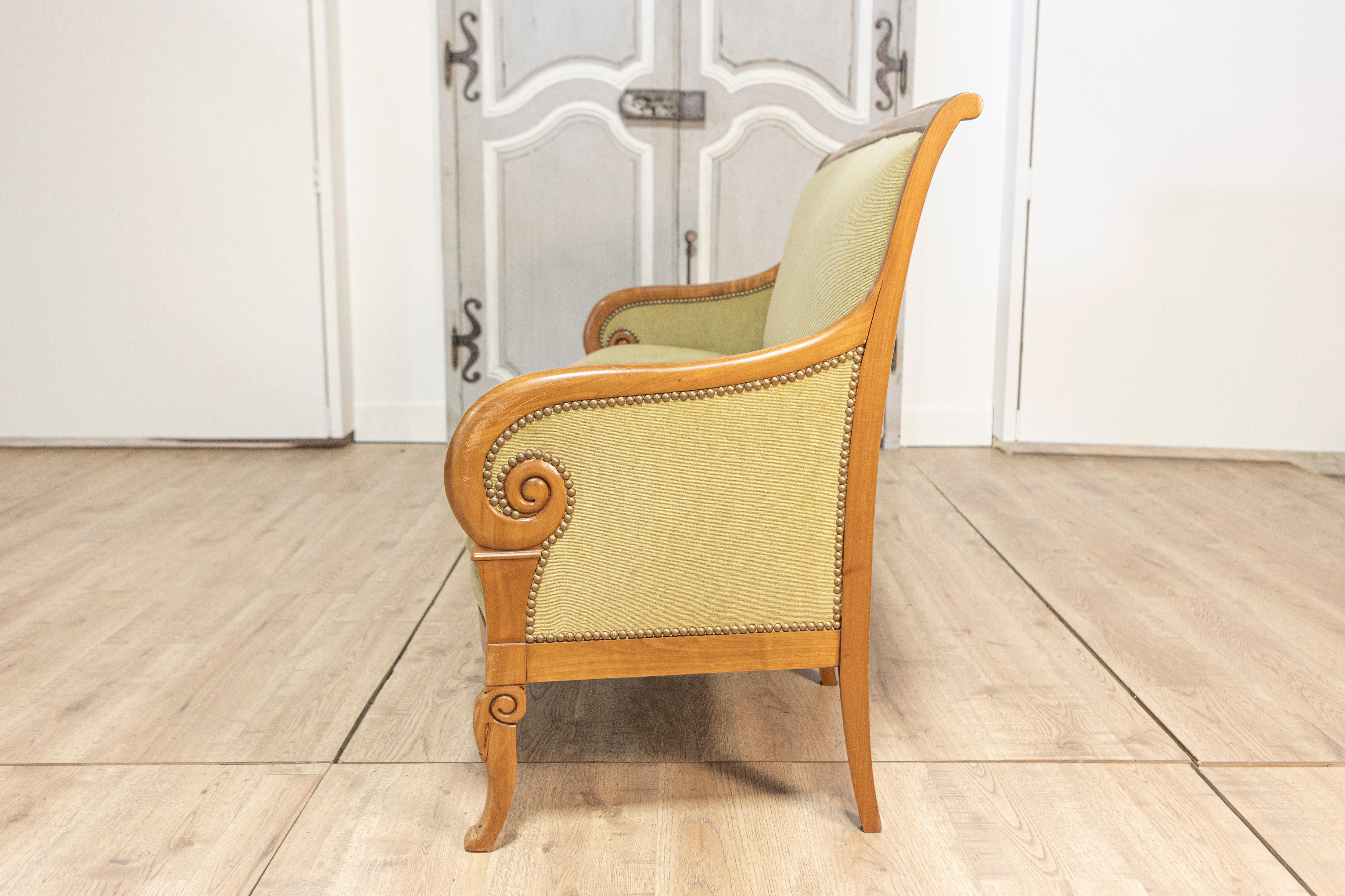Sofá francés del siglo XX estilo Luis XVI en venta 3