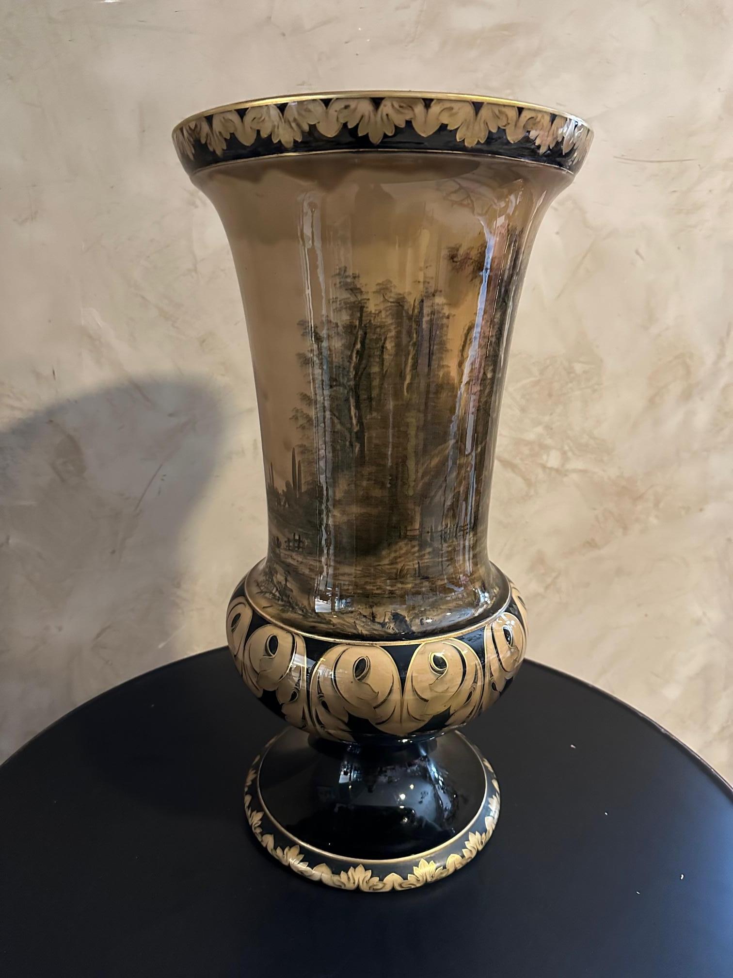 Very beautiful large ceramic vase from the 1920s representing a gray landscape. Signed EB on the decor. Luneville stamp under the base.
Very good quality and good condition.
Rare model.