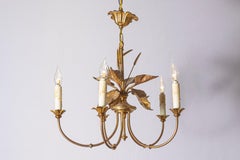 Lampadario in bronzo dorato di ispirazione francese del XX secolo della Maison Charles
