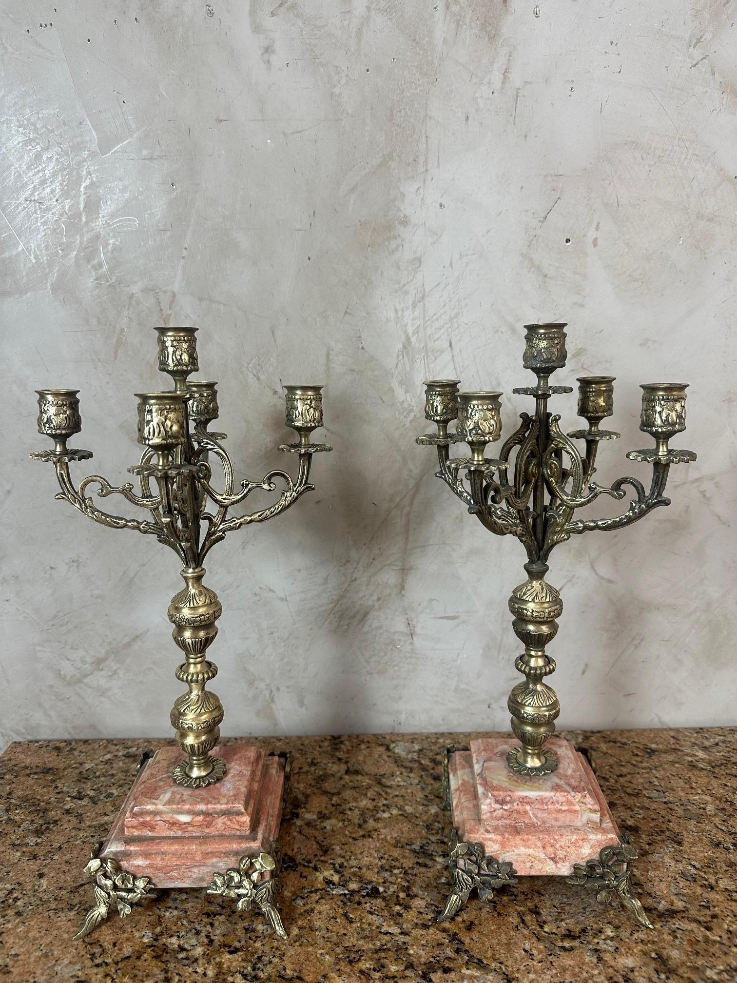 Francese Coppia di candelabri in marmo e metallo dorato del XX secolo, Francia, anni '40 in vendita