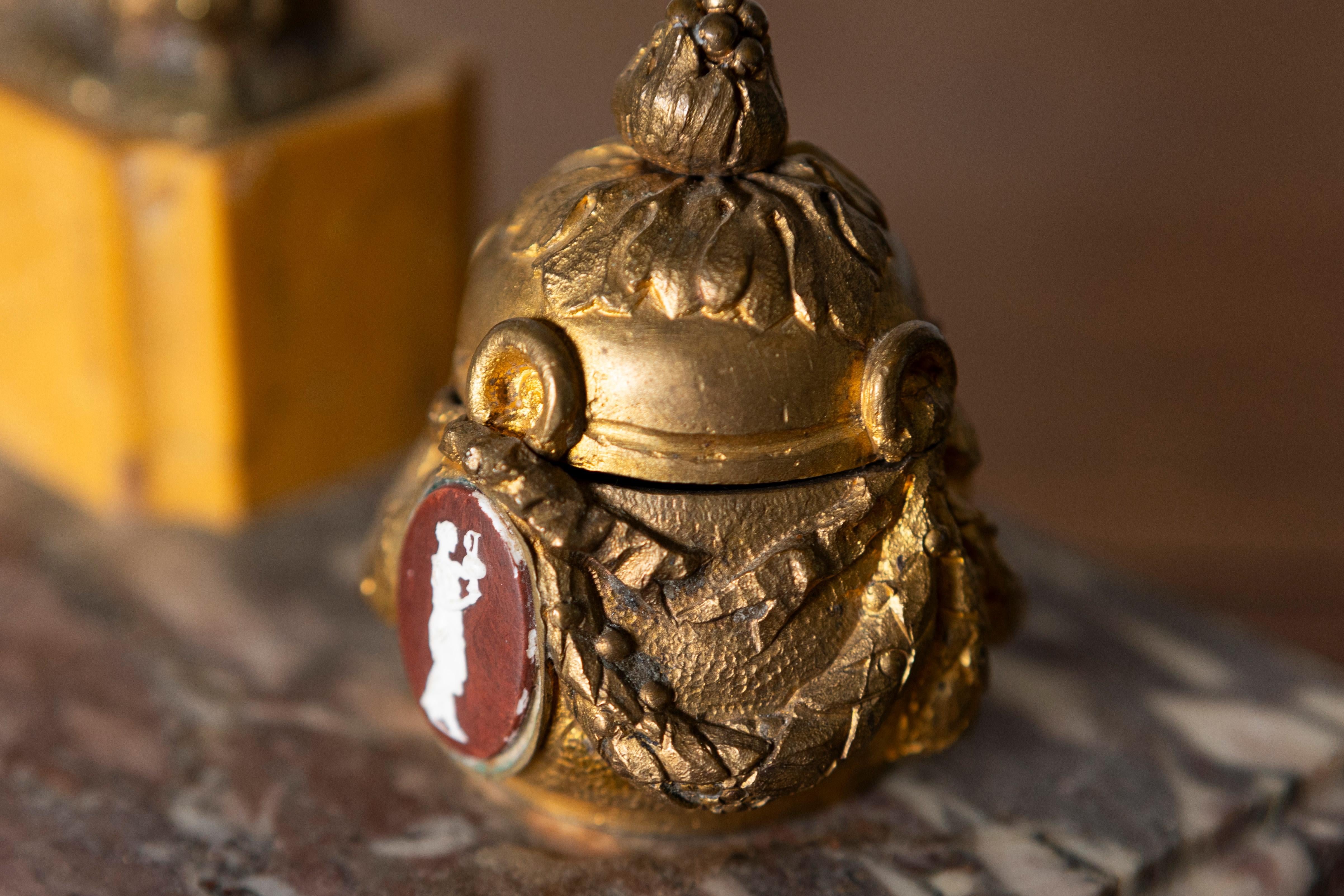 20th Century French Marble and Gilt Bronze Inkwell with Rooster Motif For Sale 6