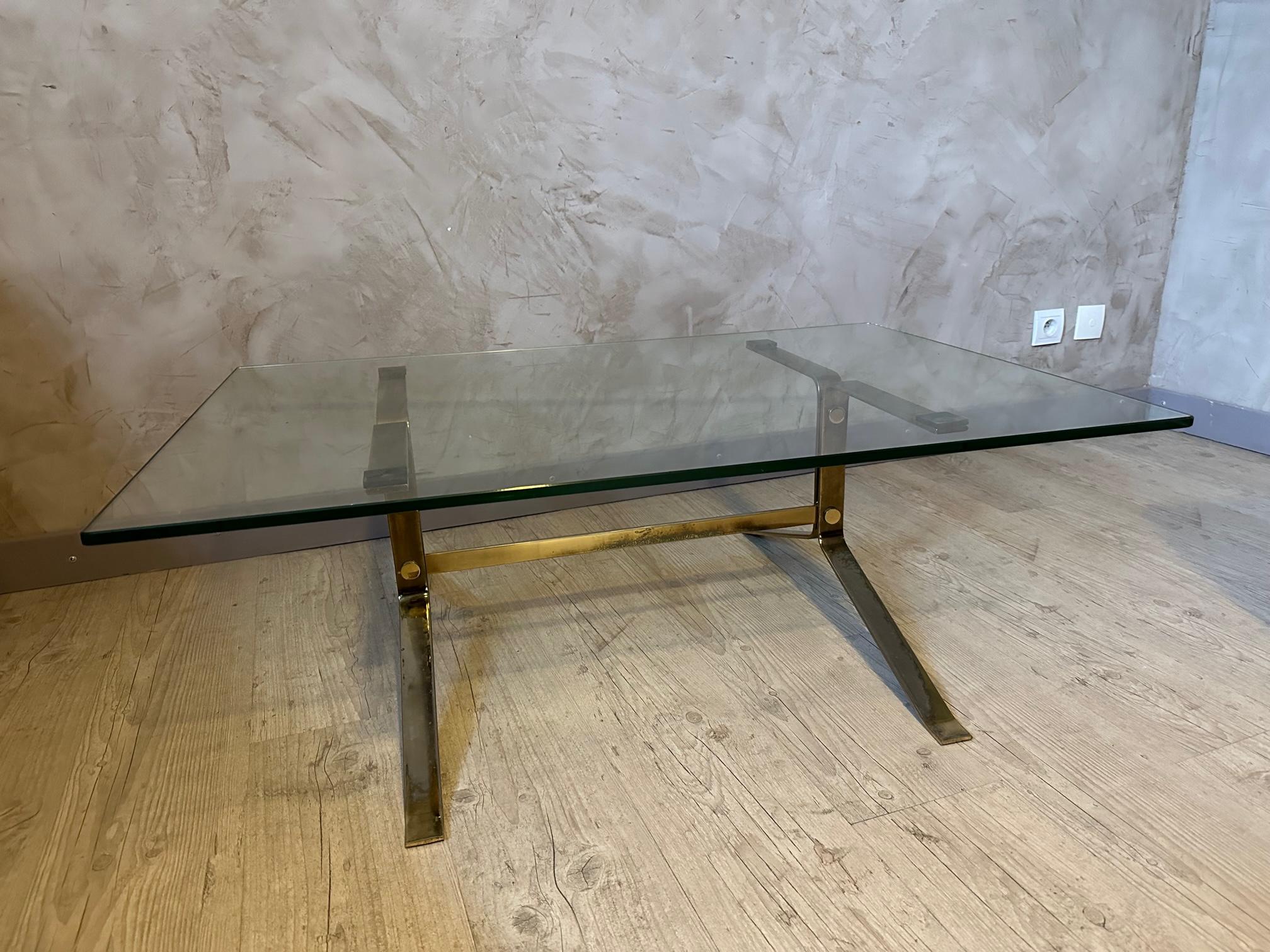 20th century French Metal and Glass Coffee Table, 1970s In Good Condition For Sale In LEGNY, FR