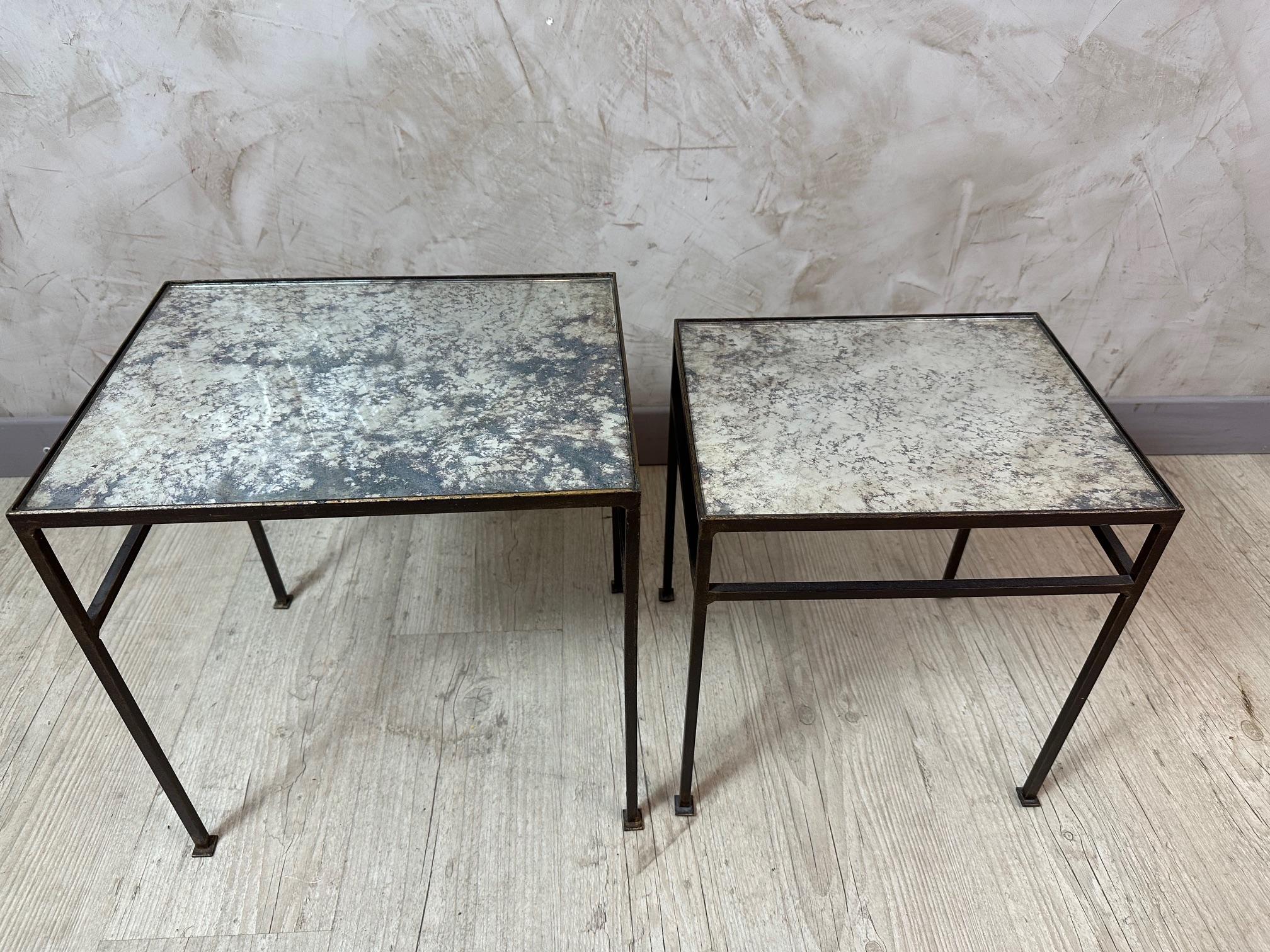 Mesa nido francesa de metal y cristal del siglo XX Metal en venta