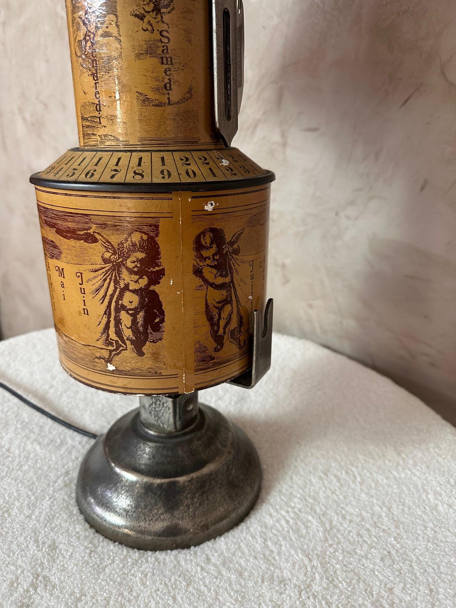 Lampe de table en métal et papier du 20e siècle, années 1920 en vente 7