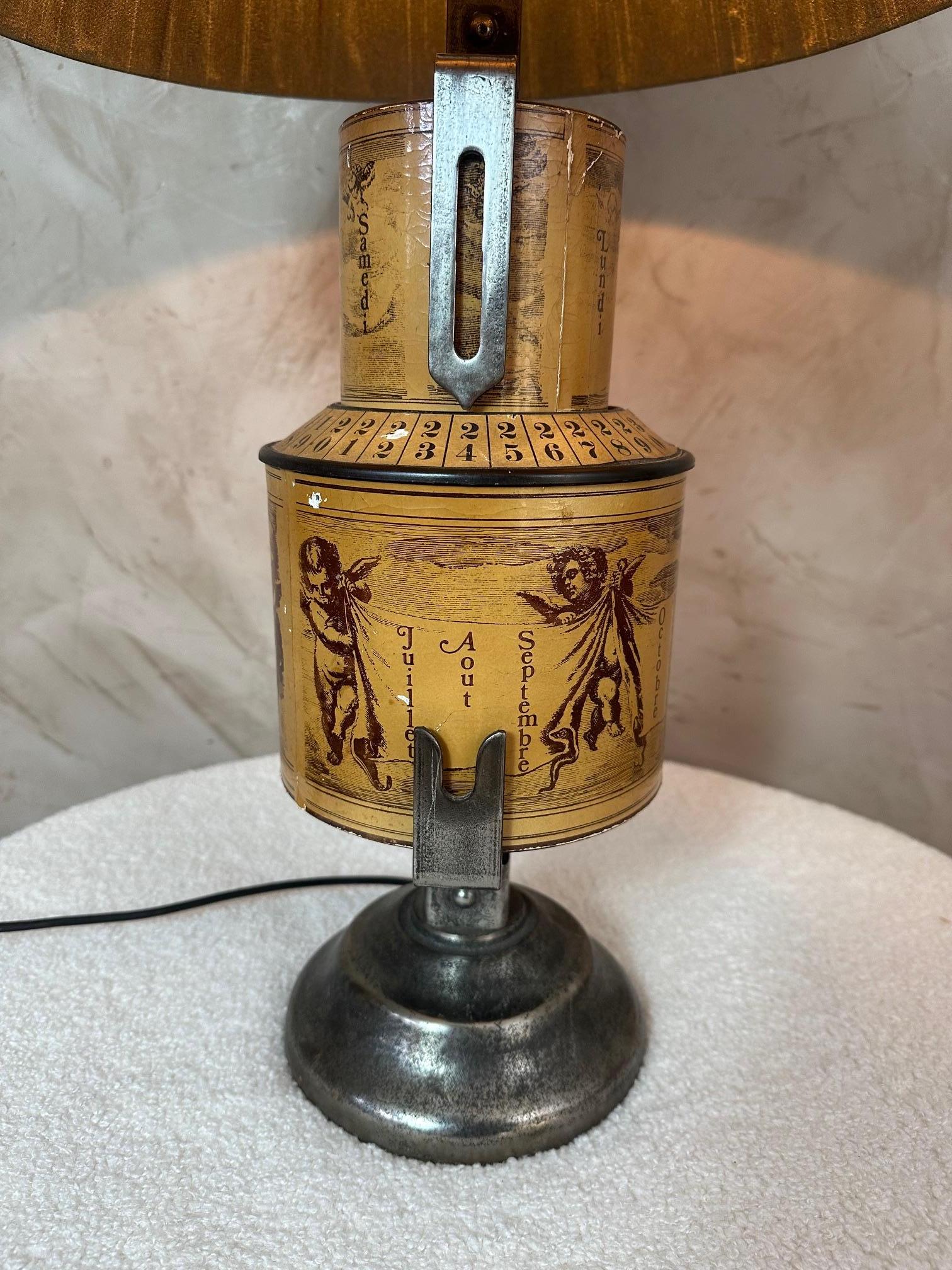 Lampe de table en métal et papier du 20e siècle, années 1920 en vente 11