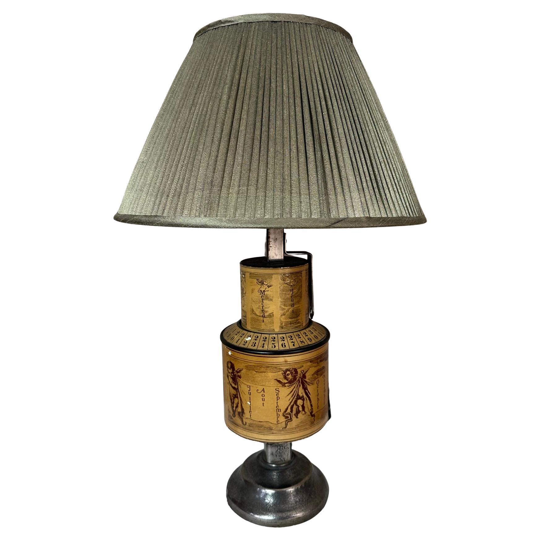 Lampe de table en métal et papier du 20e siècle, années 1920 en vente