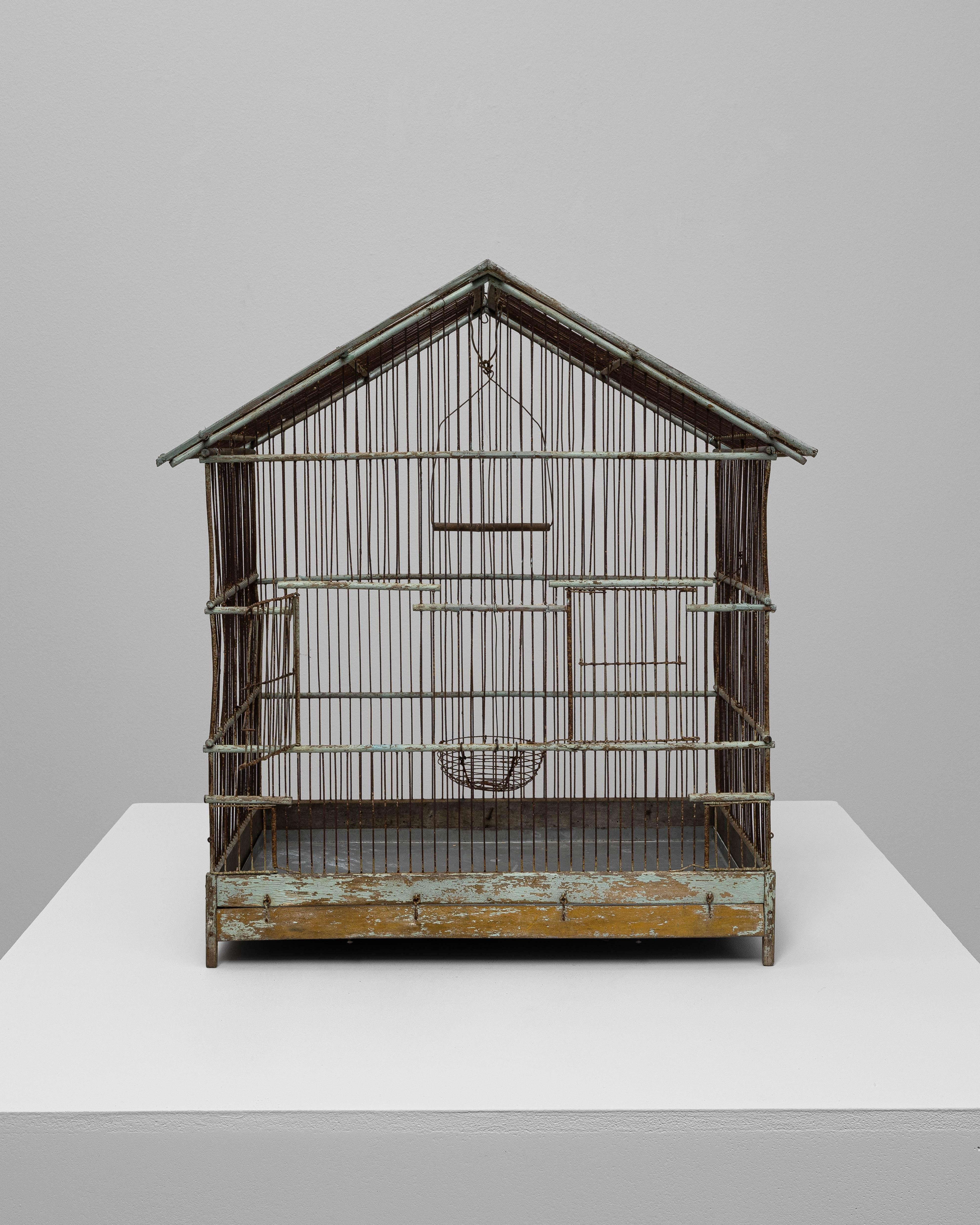 Gabbia per uccelli francese del XX secolo In condizioni buone in vendita a High Point, NC