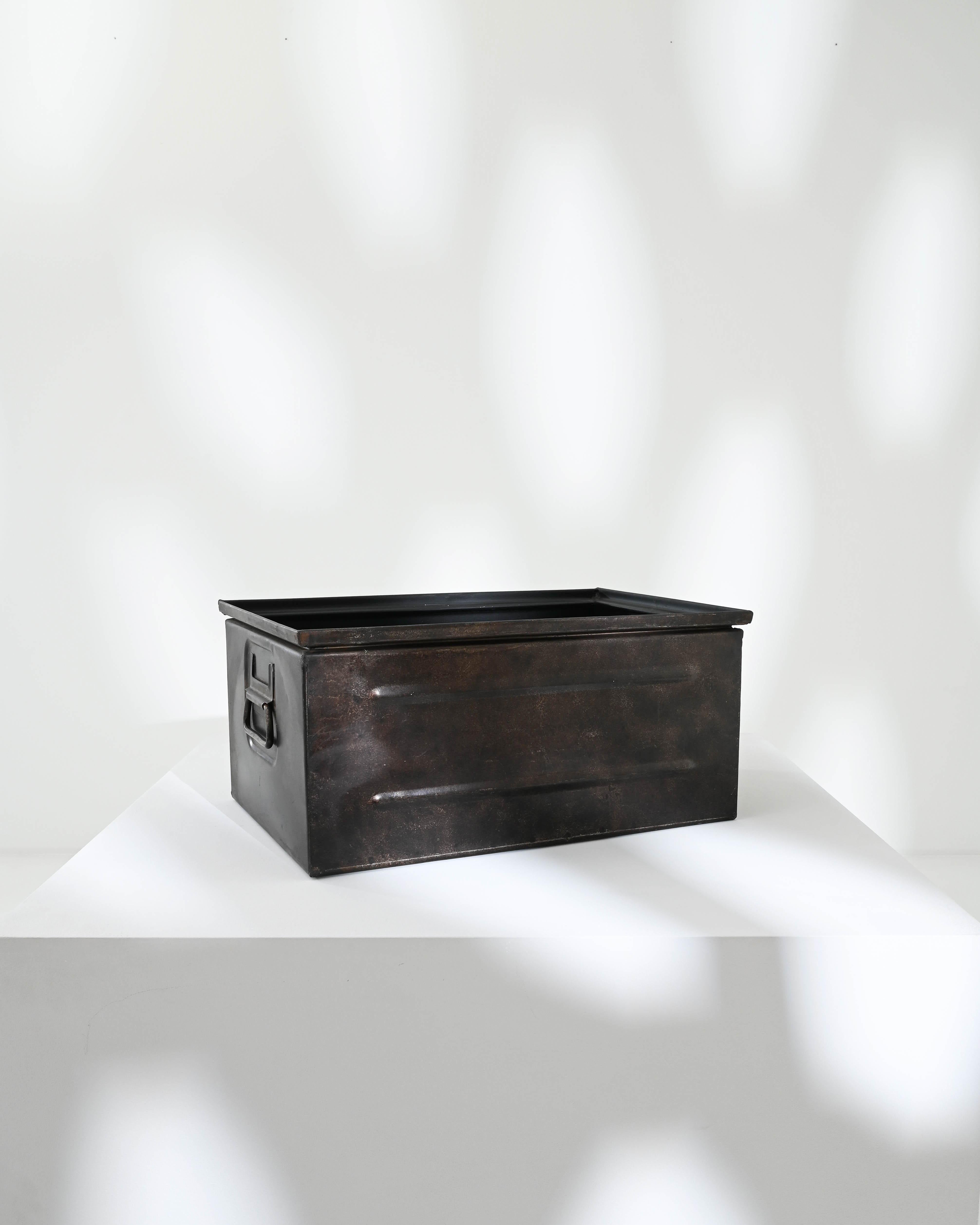 20th Century French Metal Box For Sale 2