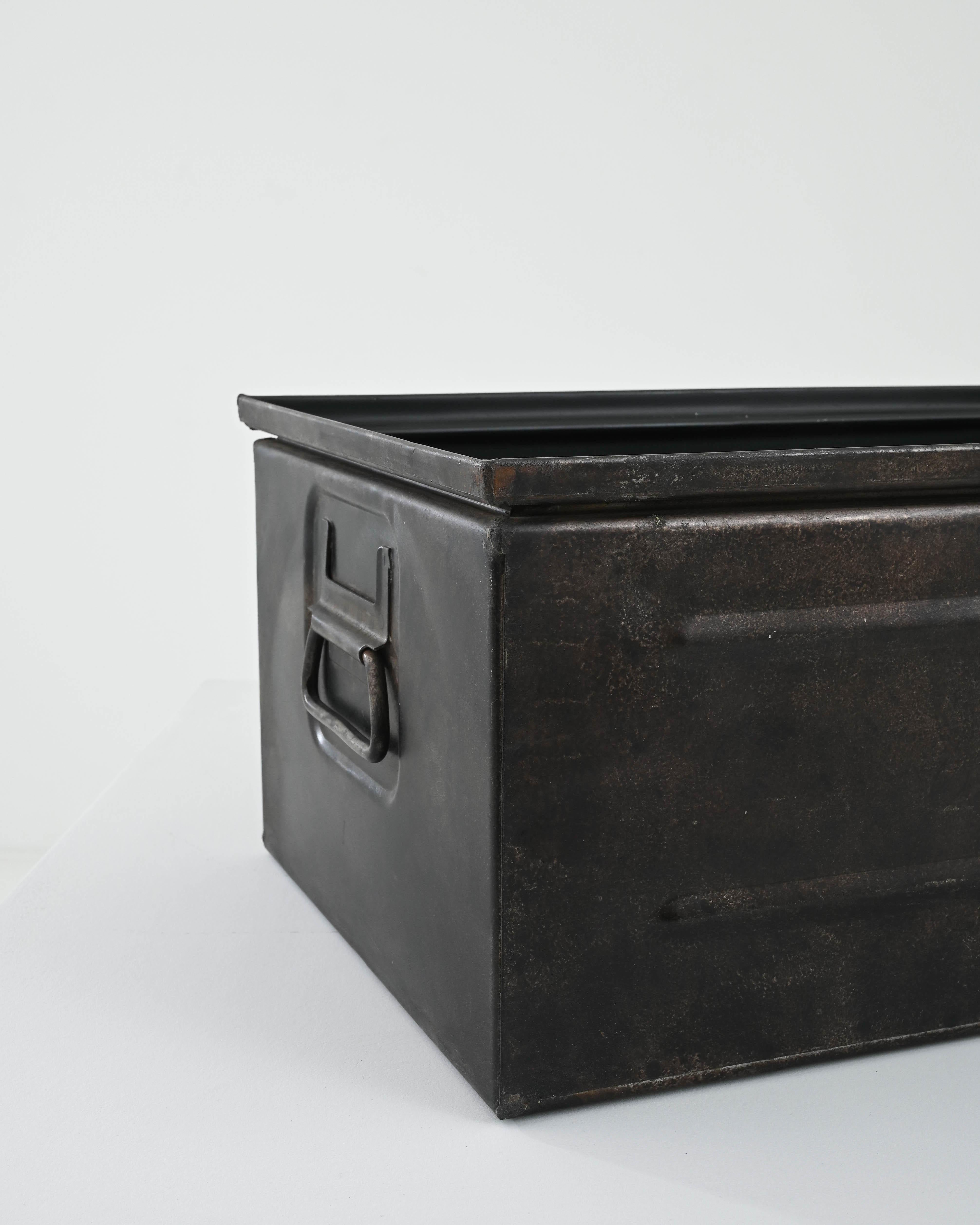 20th Century French Metal Box For Sale 4