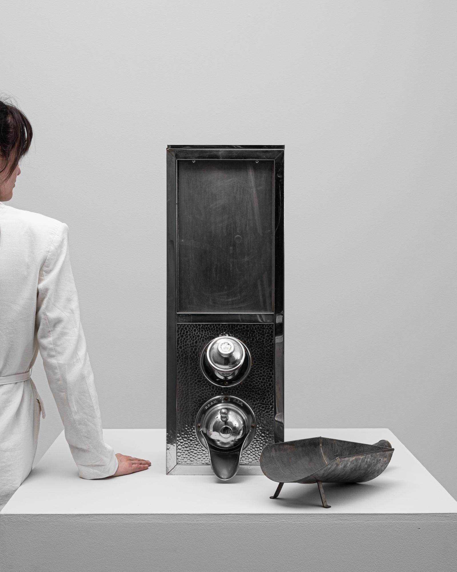 Français Cafetière en métal française du 20e siècle en vente