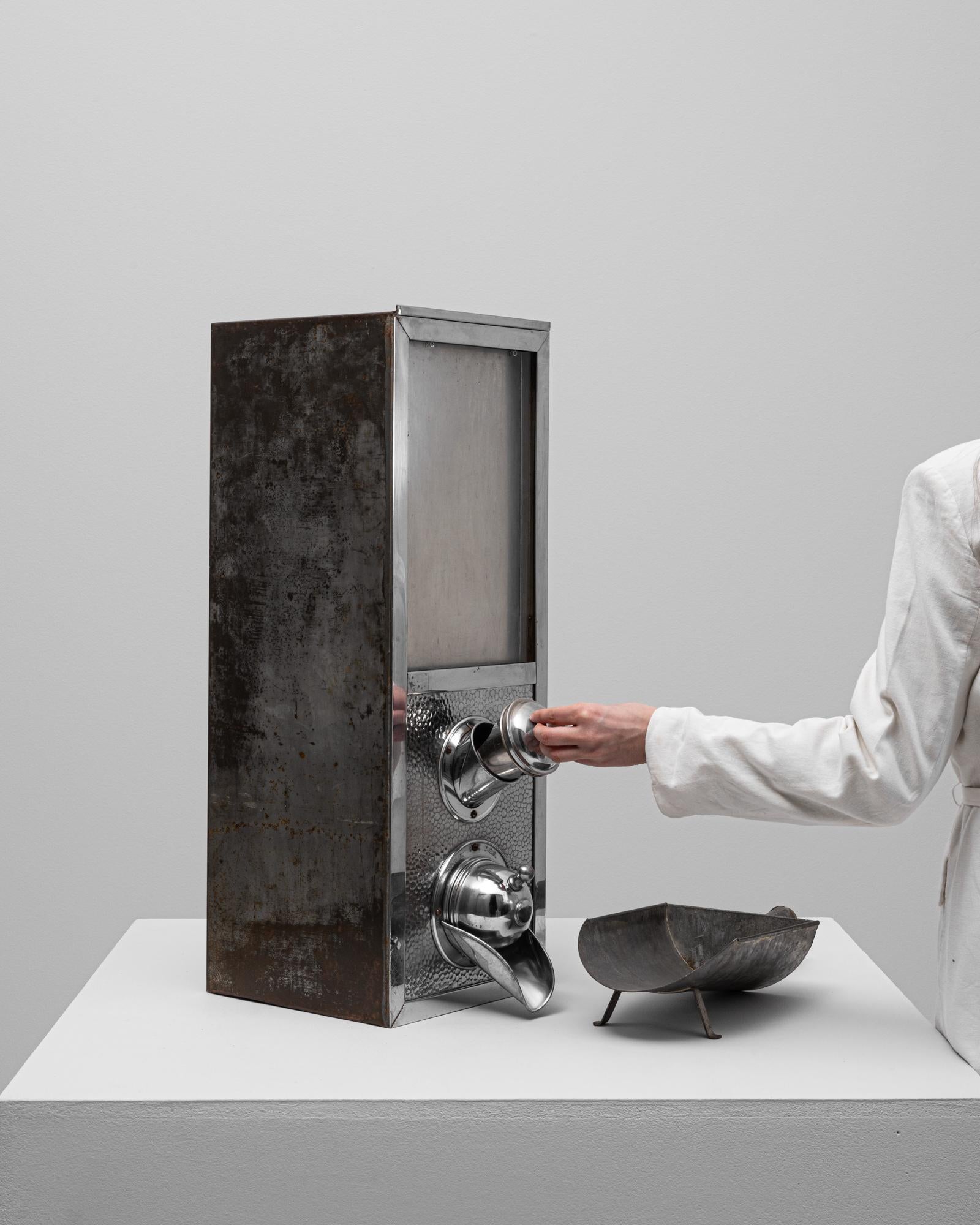 20ième siècle Cafetière en métal française du 20e siècle en vente